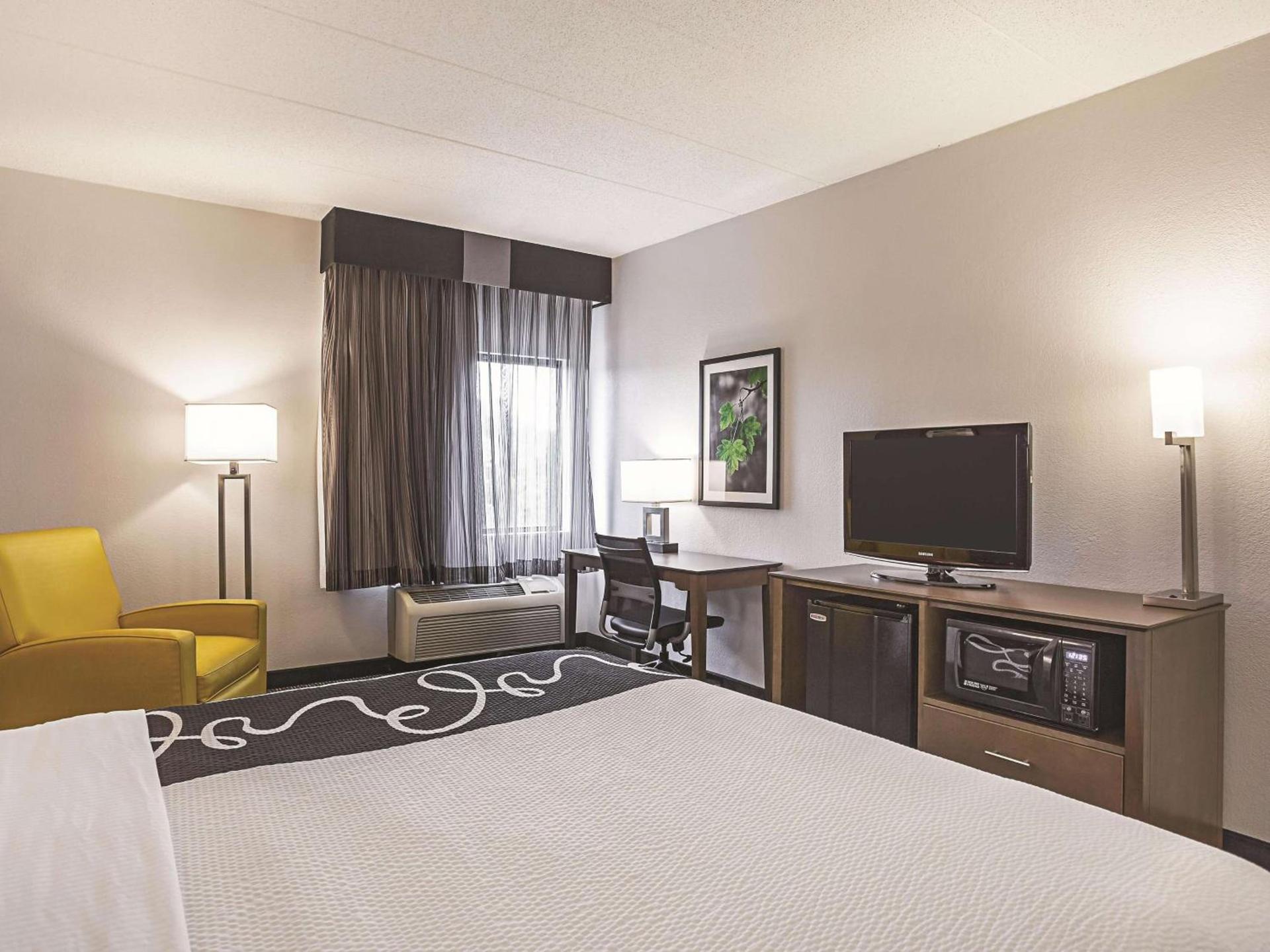 La Quinta by Wyndham Virginia Beach photo 8