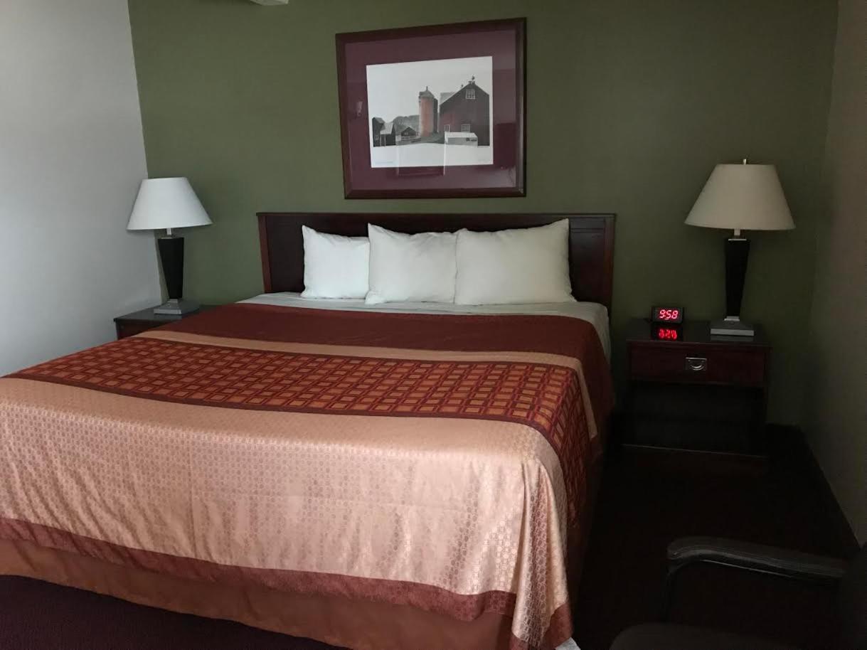 Heartland Hotel & Suites photo 34