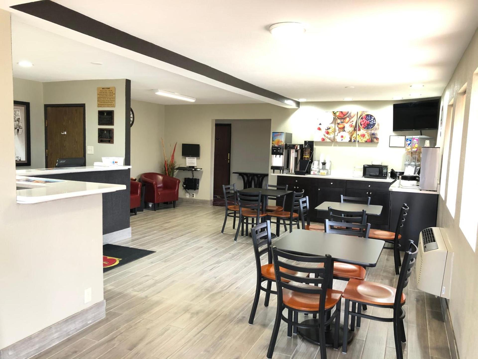 Super 8 by Wyndham Natchitoches photo 19