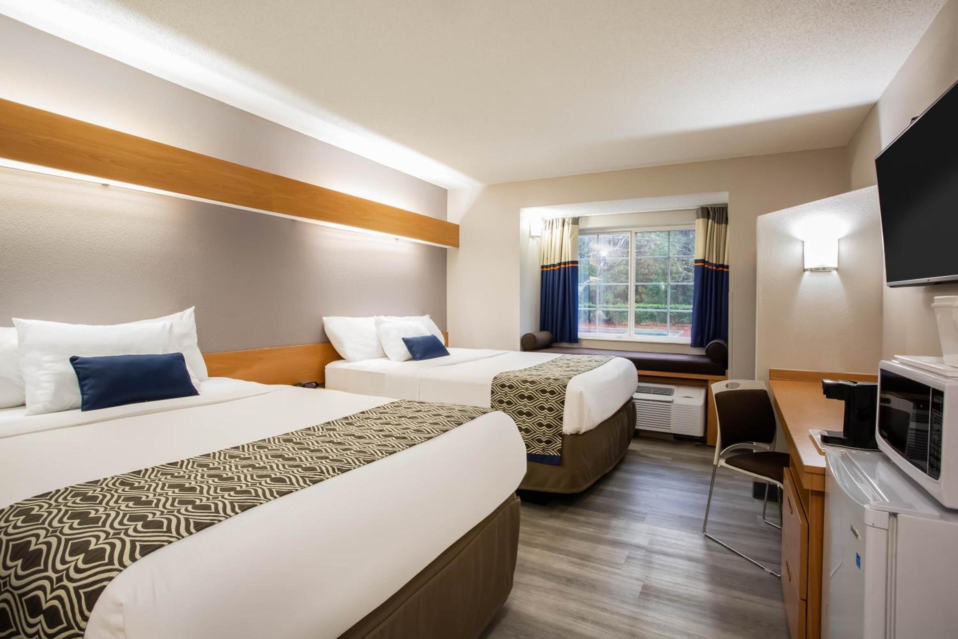 Microtel Inn & Suites by Wyndham Southern Pines Pinehurst photo 24
