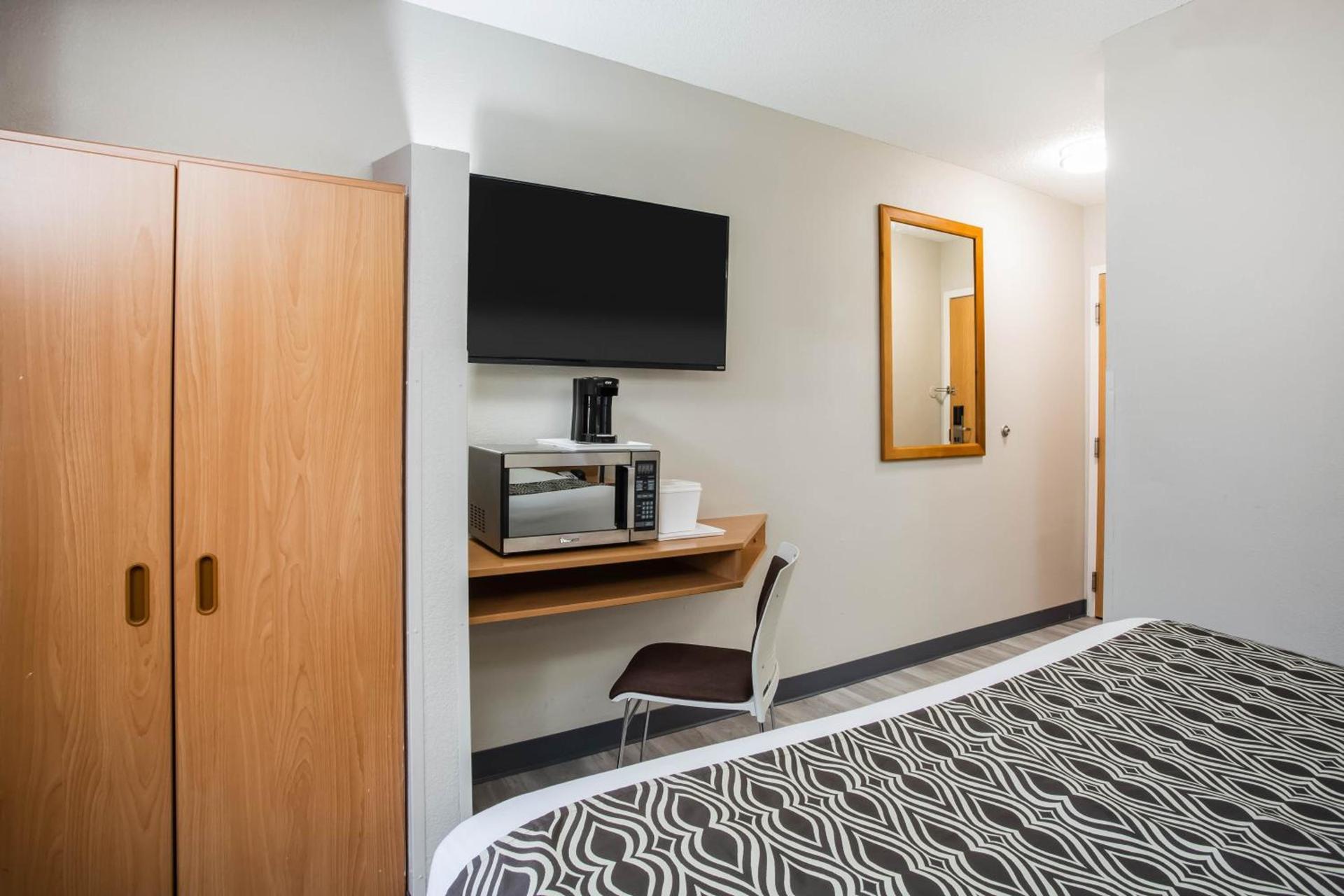 Microtel Inn & Suites by Wyndham Southern Pines Pinehurst photo 31