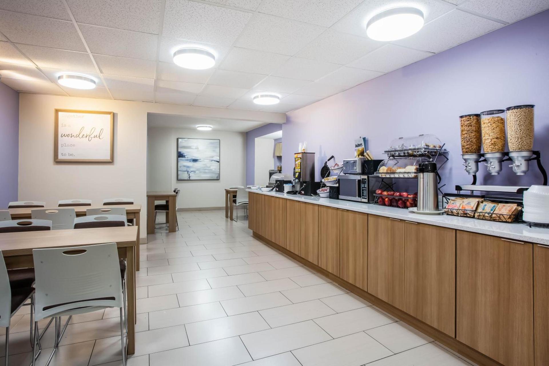 Microtel Inn & Suites by Wyndham Southern Pines Pinehurst photo 28