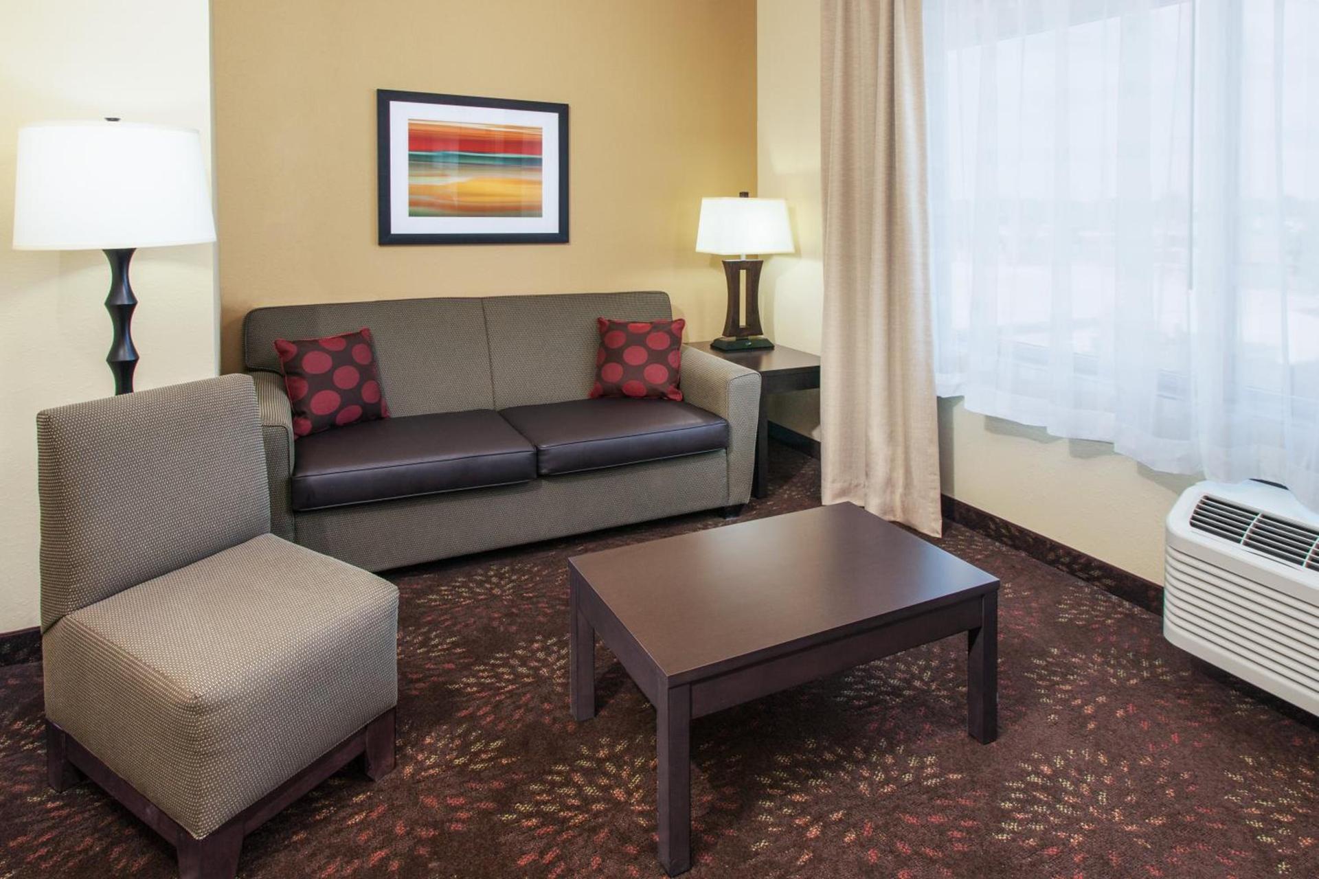 Holiday Inn Express & Suites Sandusky by IHG photo 38