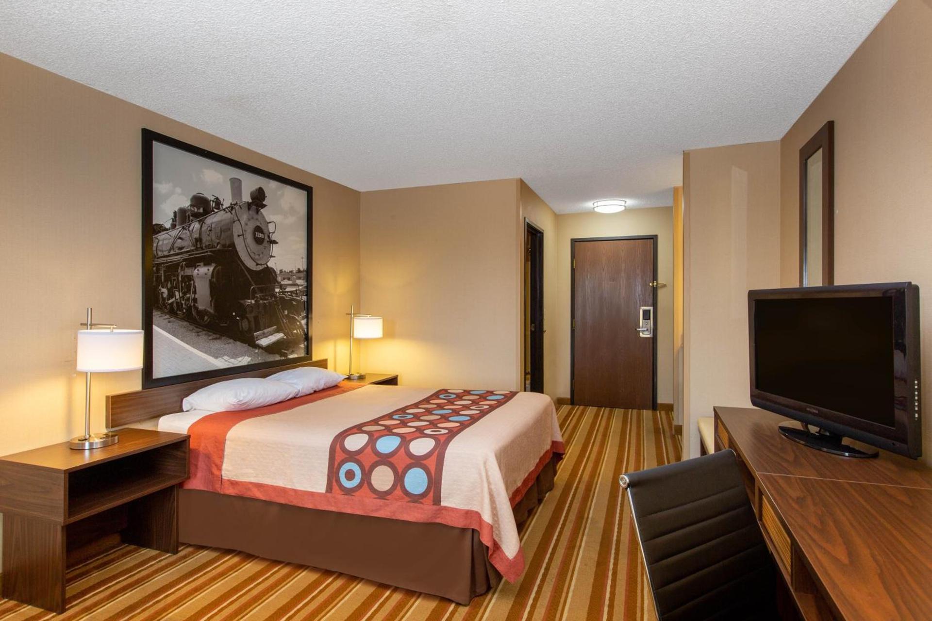 Super 8 by Wyndham Salina I-70 photo 37