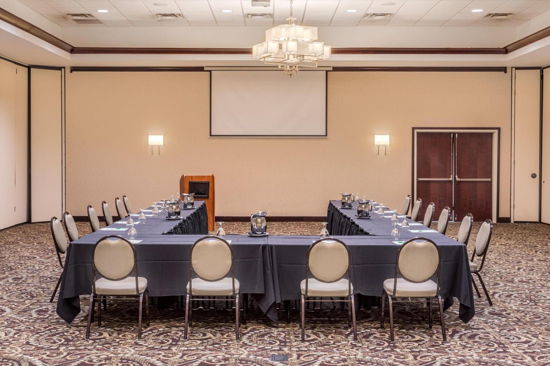 Hotel Gurnee photo 35