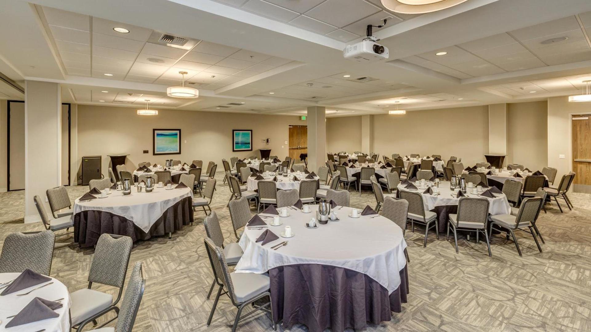 Holiday Inn & Suites Bellingham by IHG photo 53