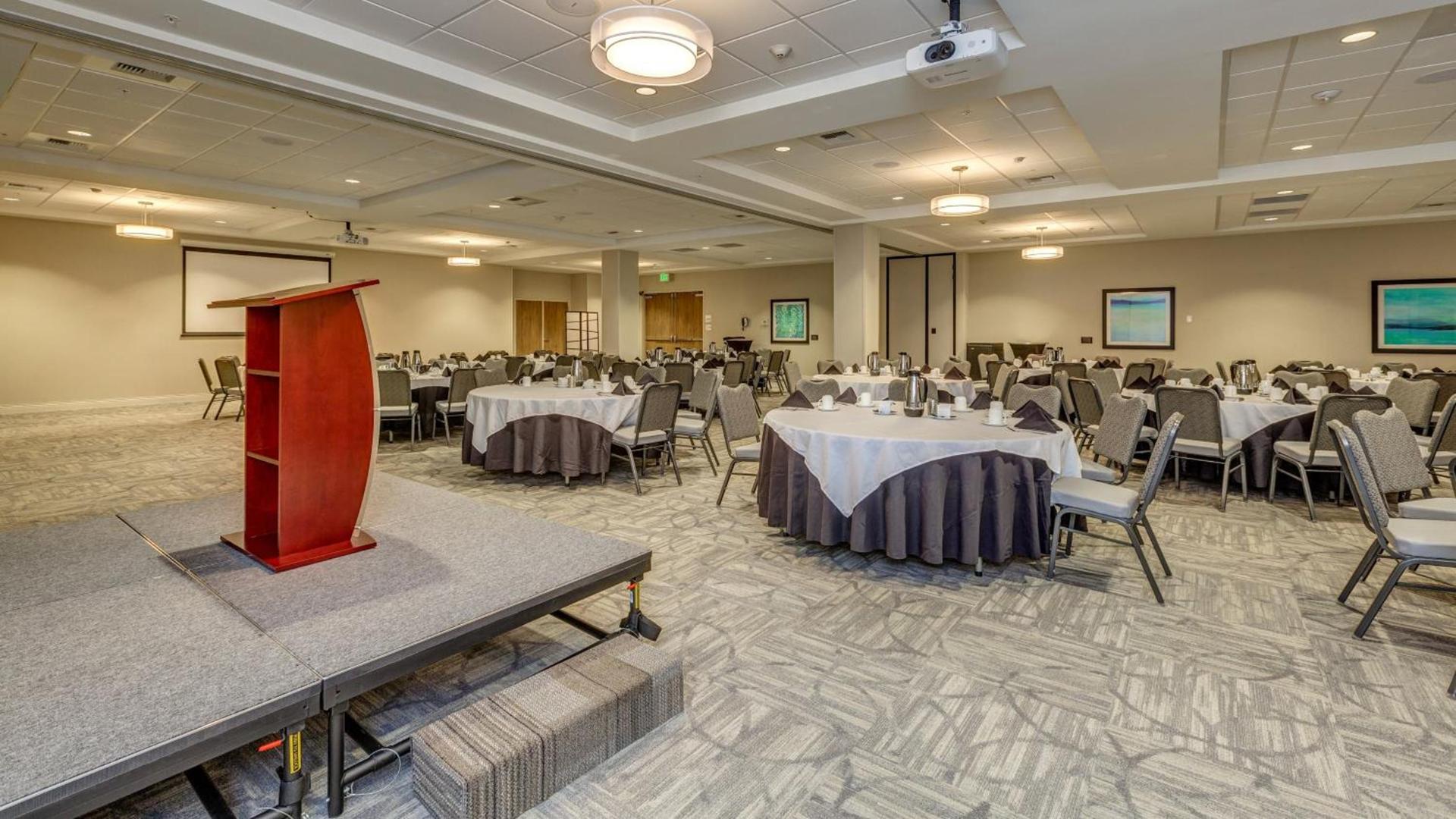 Holiday Inn & Suites Bellingham by IHG photo 47