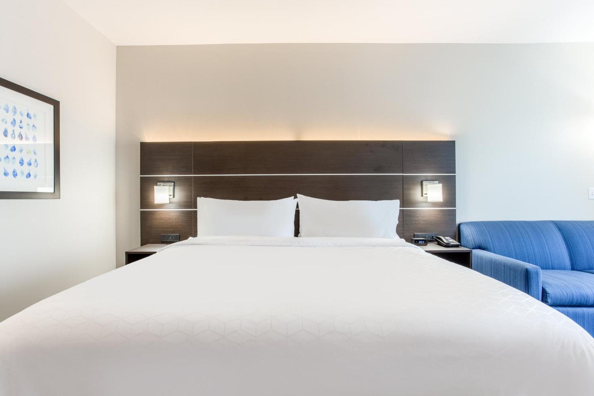 Holiday Inn Express & Suites - Ottawa by IHG photo 21