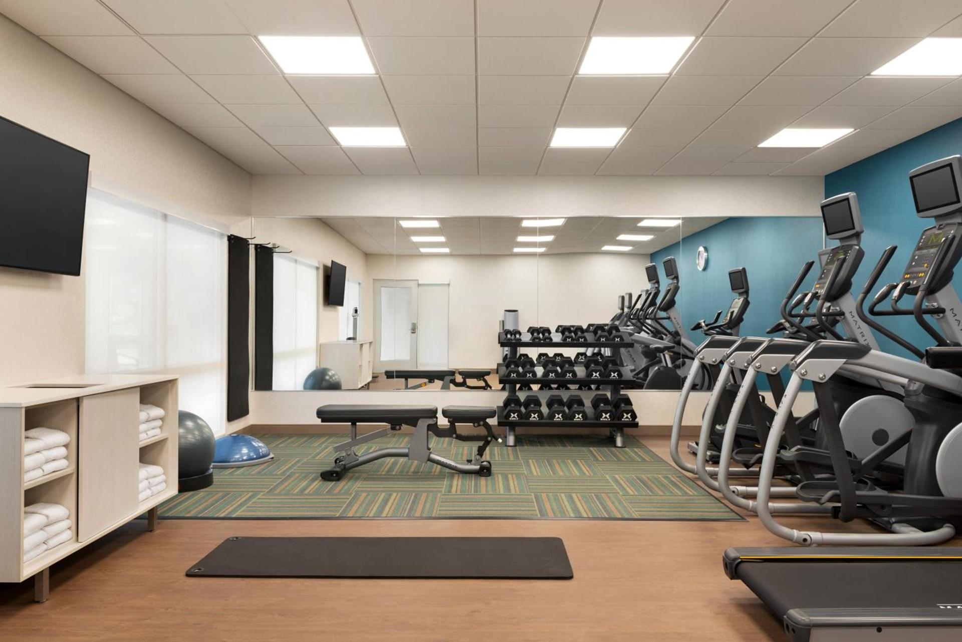 Holiday Inn Express & Suites - Beaver Dam by IHG photo 13