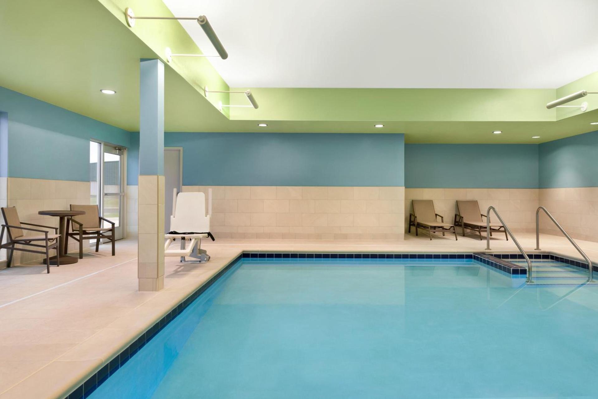 Holiday Inn Express & Suites - Beaver Dam by IHG photo 29