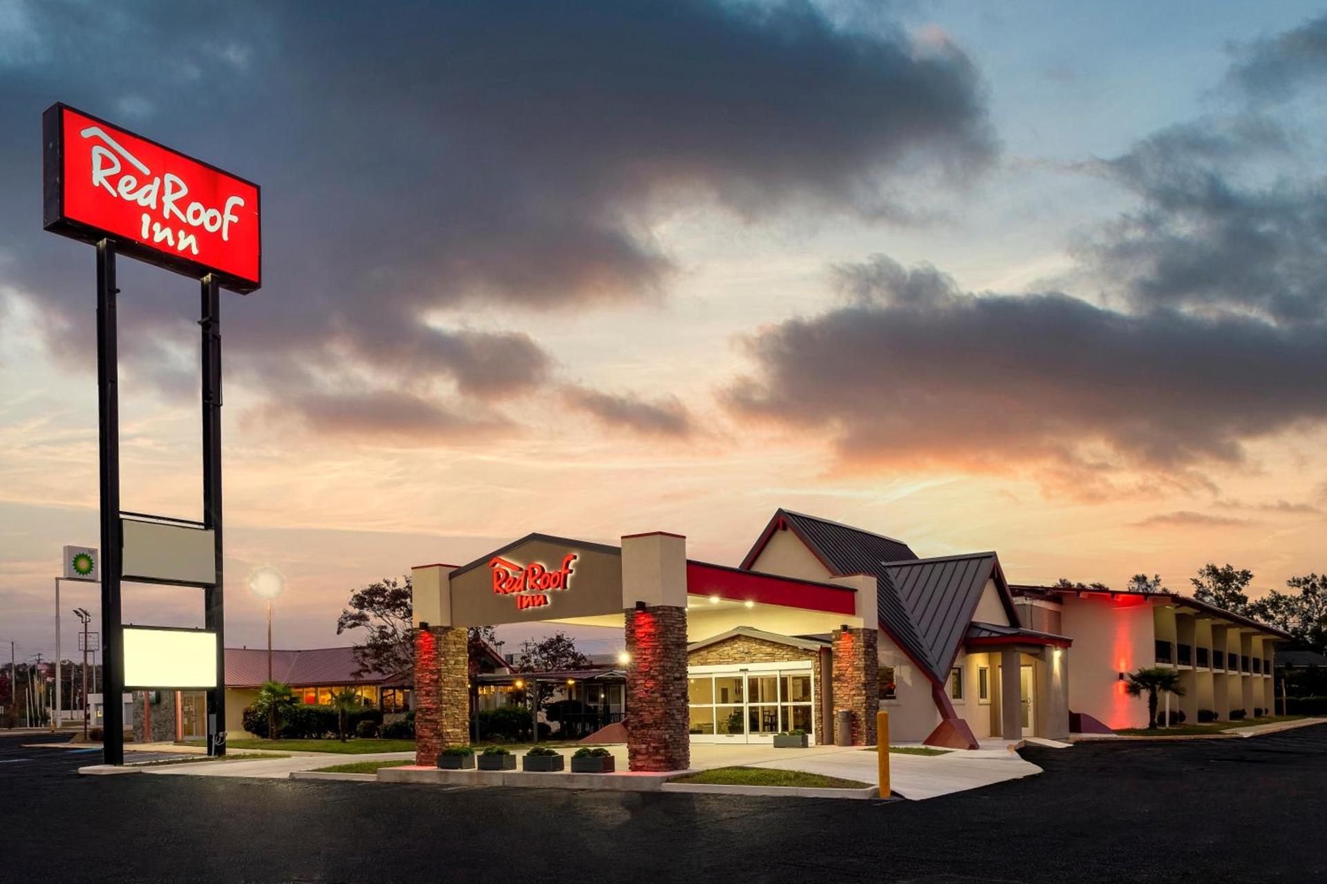 Red Roof Inn Lumberton photo 30