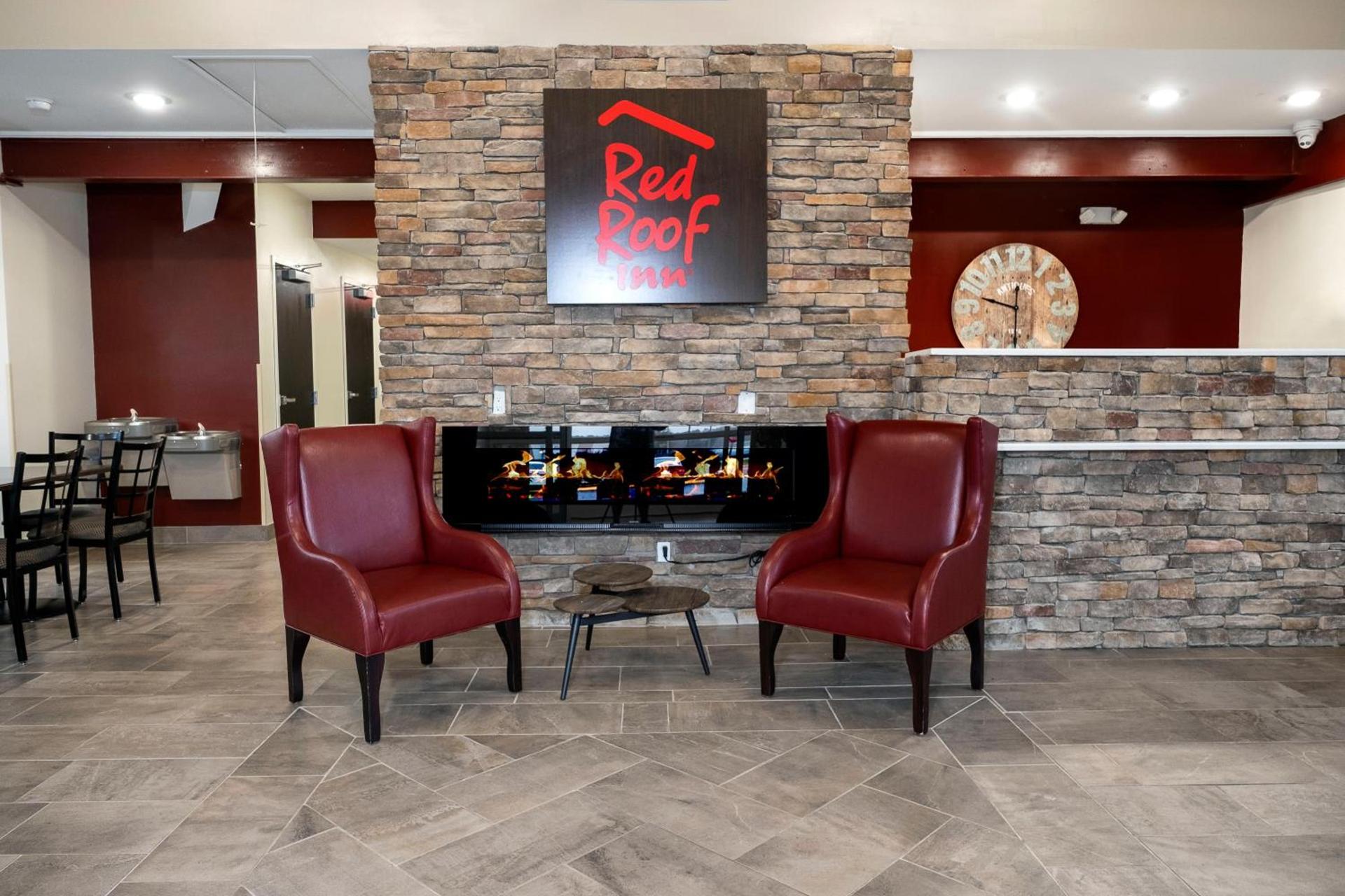 Red Roof Inn Lumberton photo 9