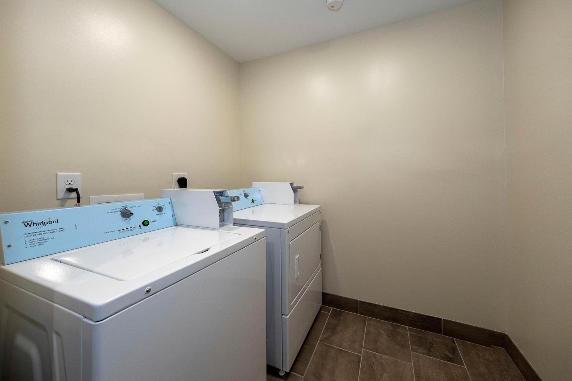 Red Roof Inn Lumberton photo 13