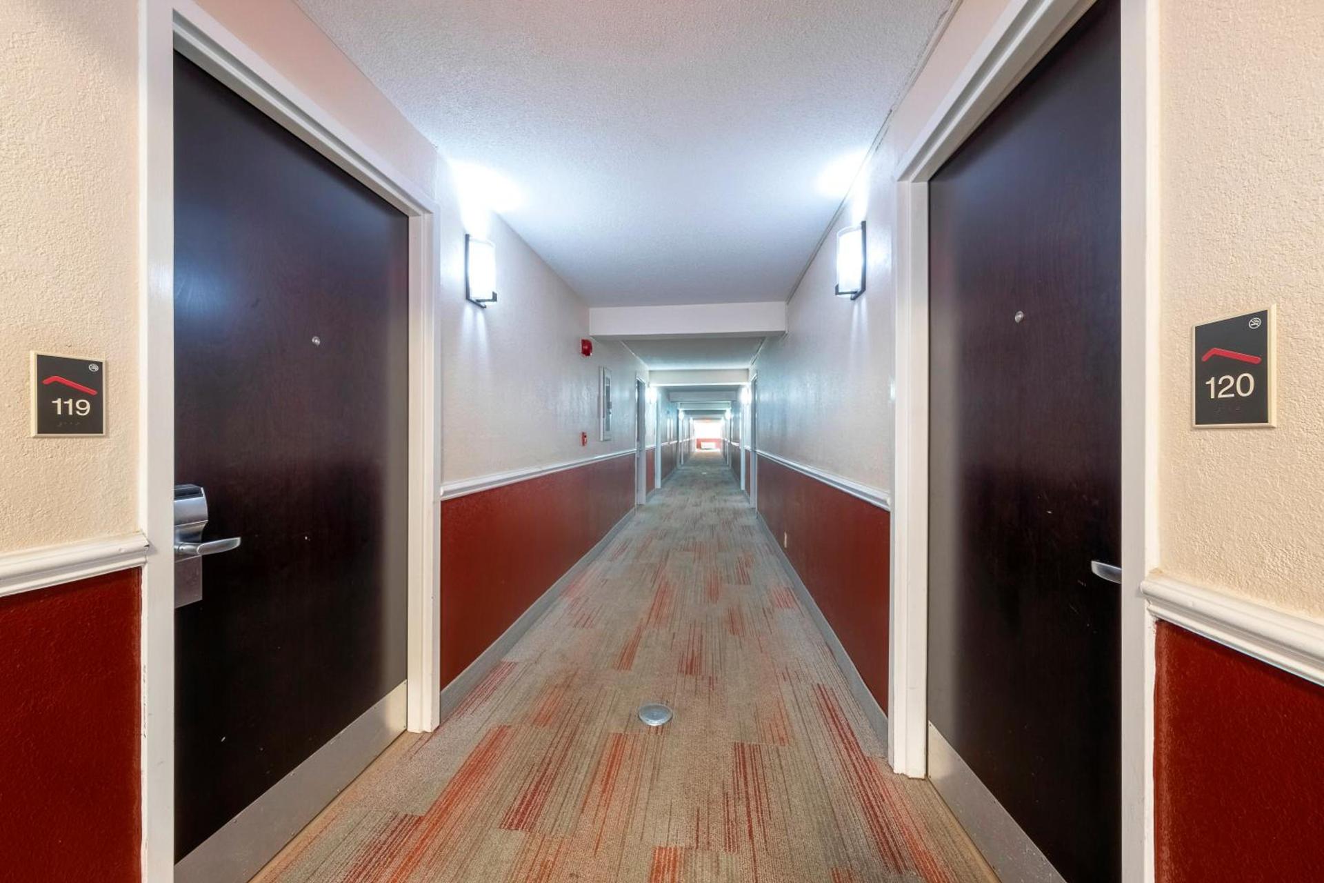 Red Roof Inn Lumberton photo 14