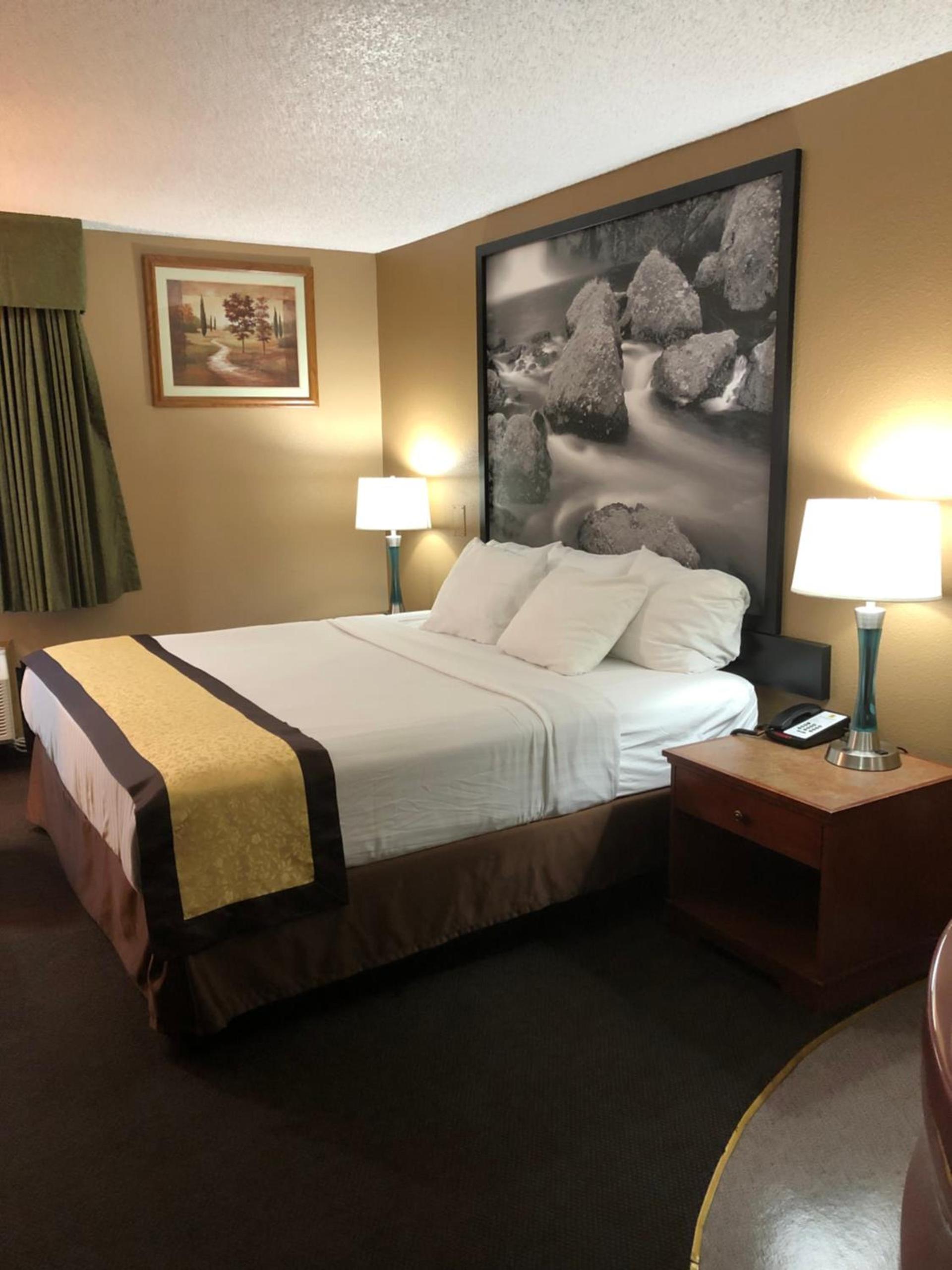 Super 8 by Wyndham Baker City photo 24