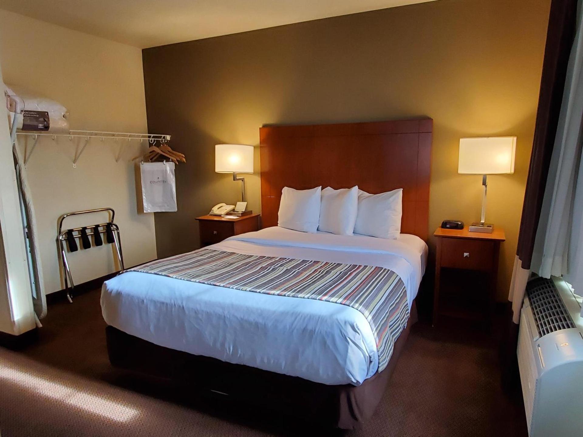 Country Inn & Suites by Radisson, Bend, OR photo 60