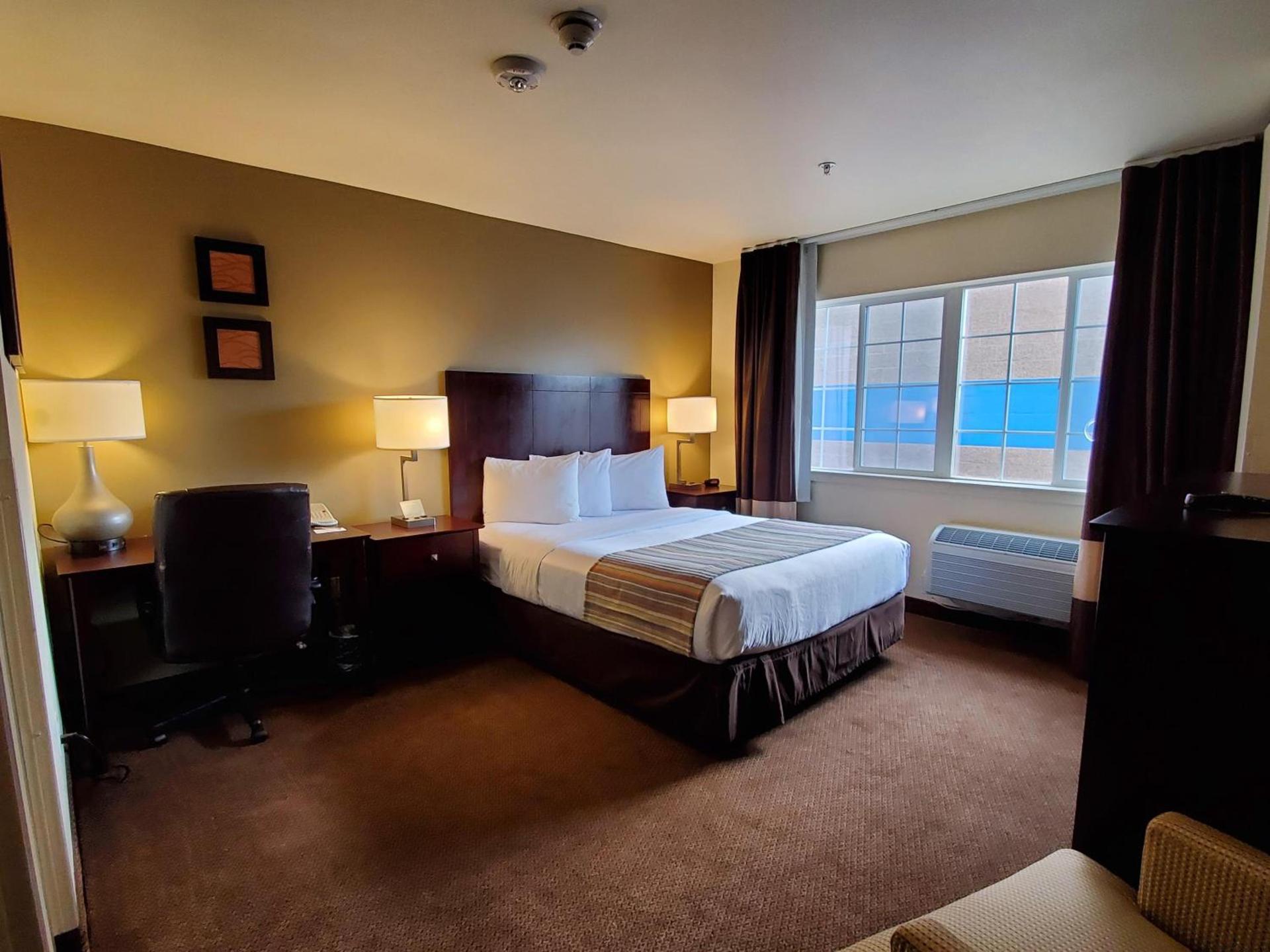 Country Inn & Suites by Radisson, Bend, OR photo 47