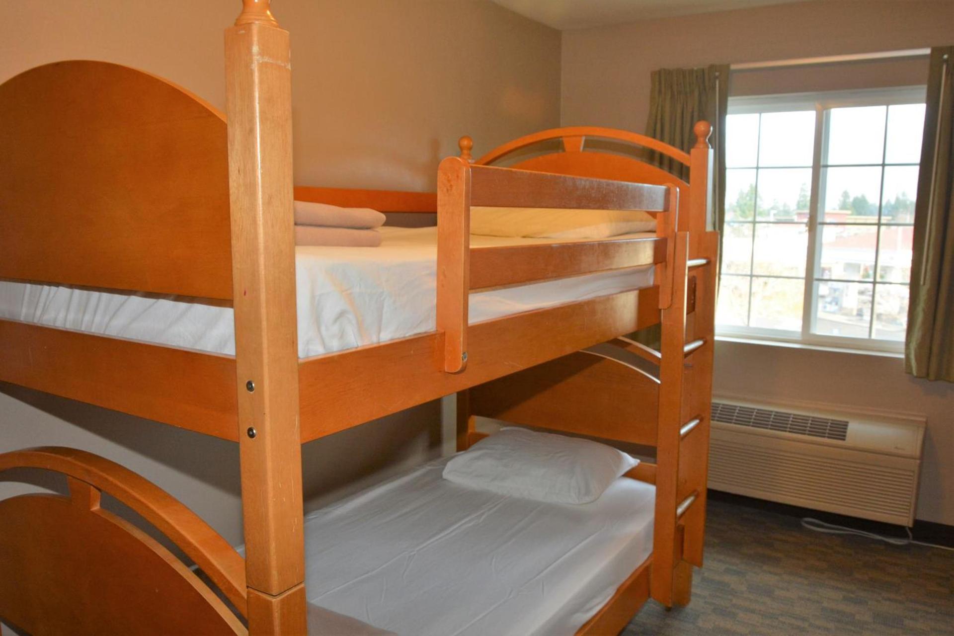 FairBridge Inn & Suites DuPont photo 31