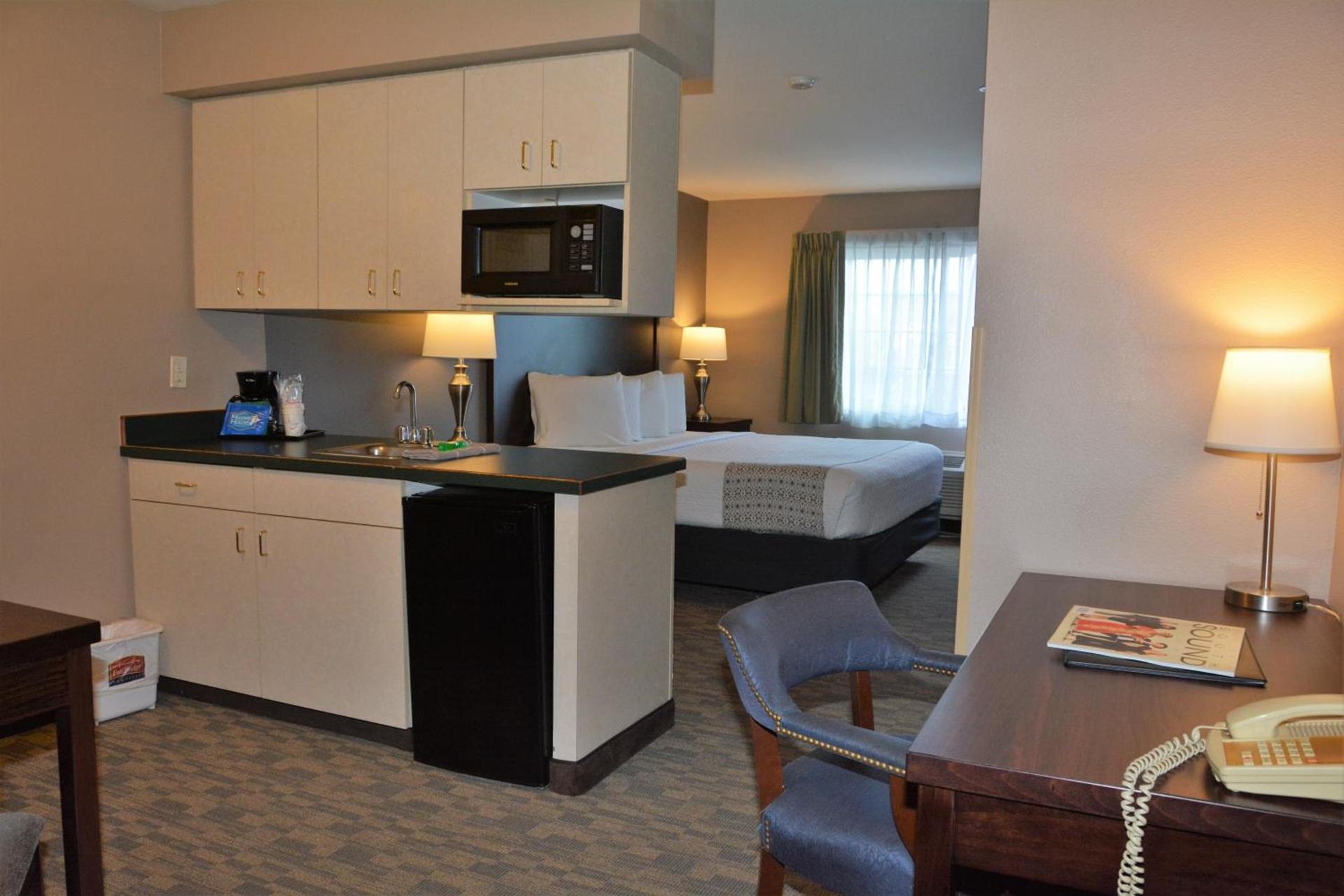 FairBridge Inn & Suites DuPont photo 28