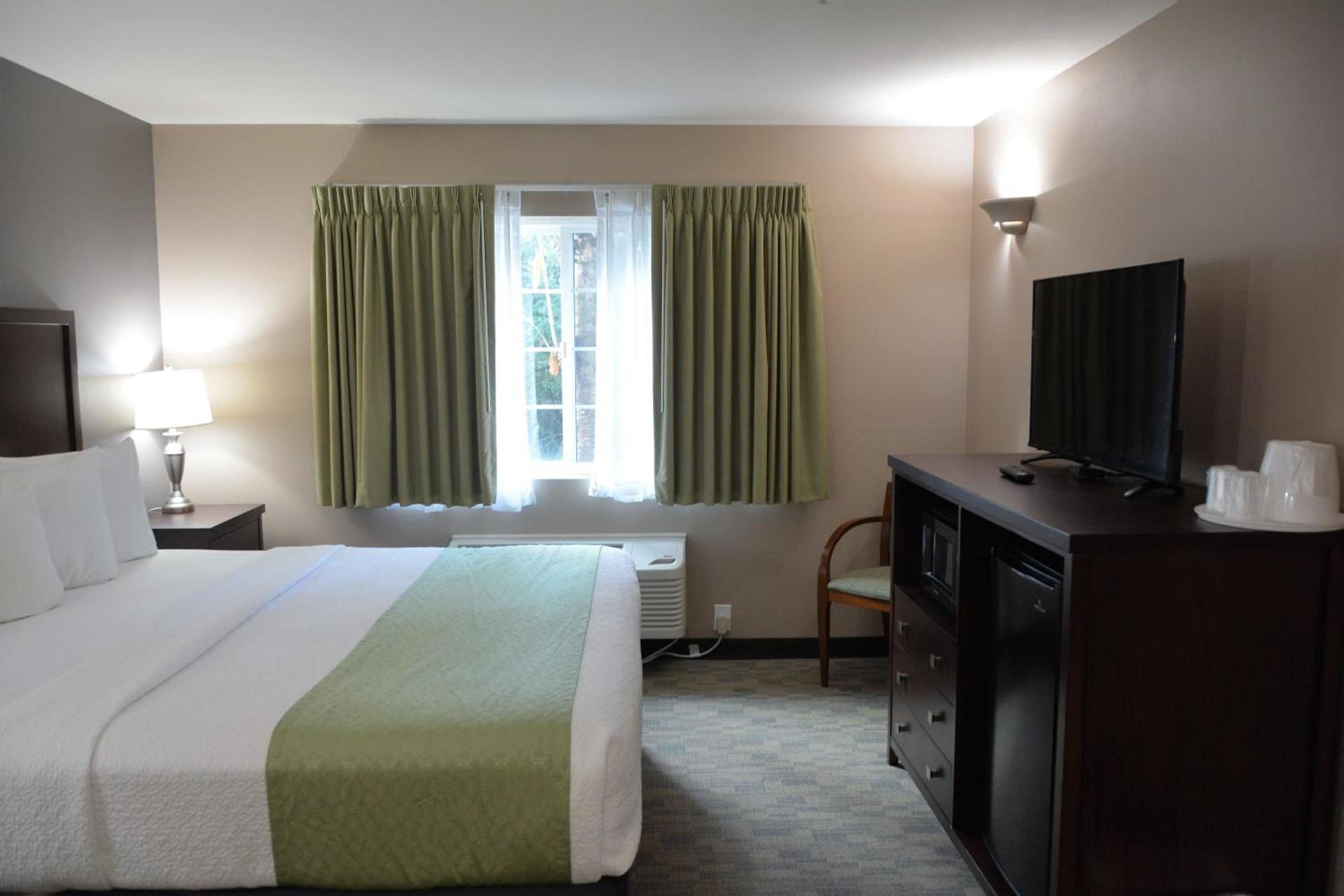 FairBridge Inn & Suites DuPont photo 25