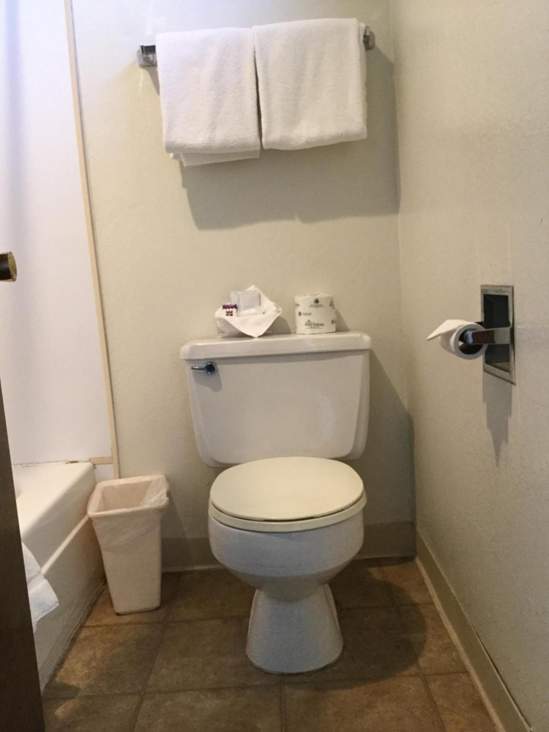 Knights Inn Boardman photo 3