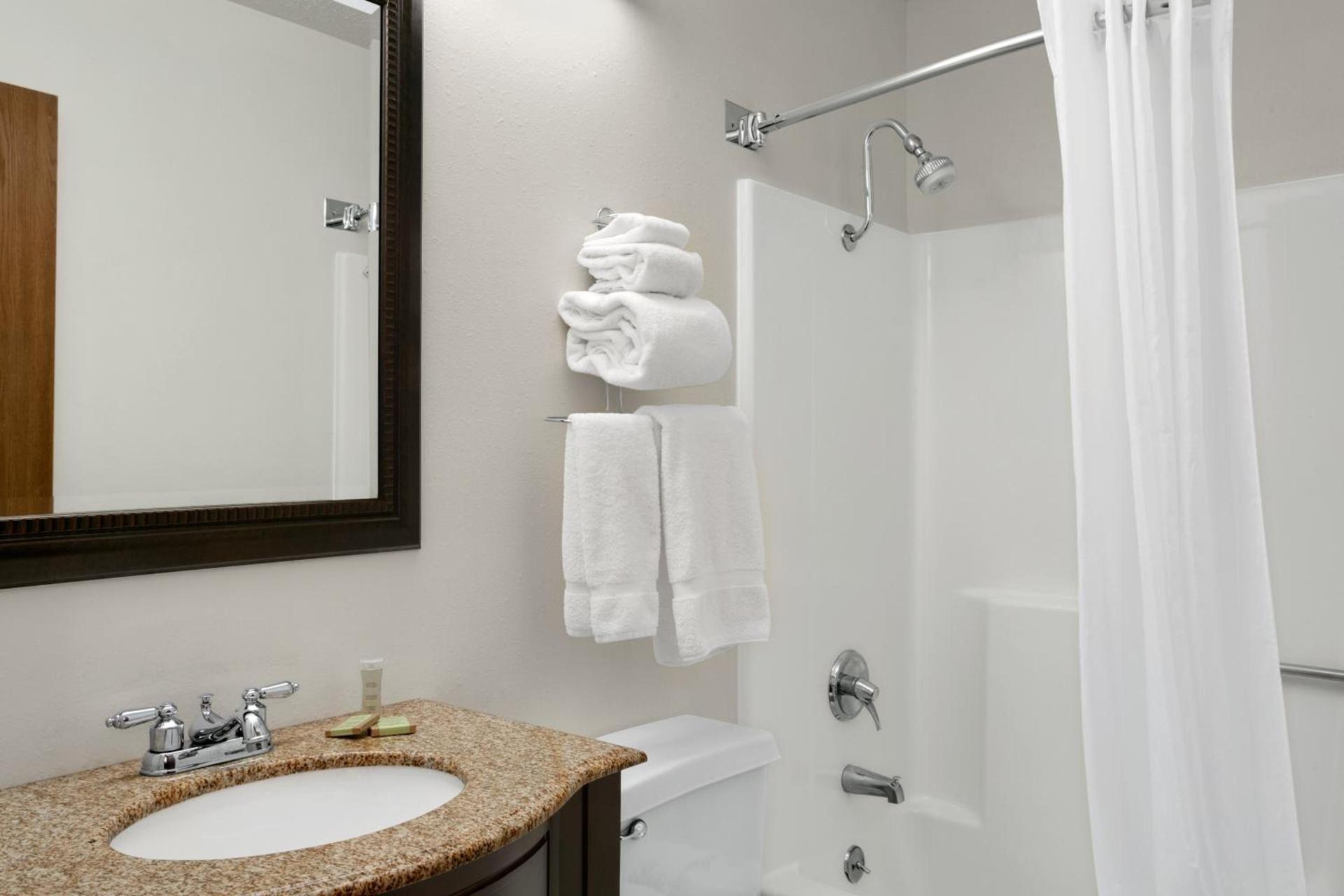 Super 8 by Wyndham Washington photo 20