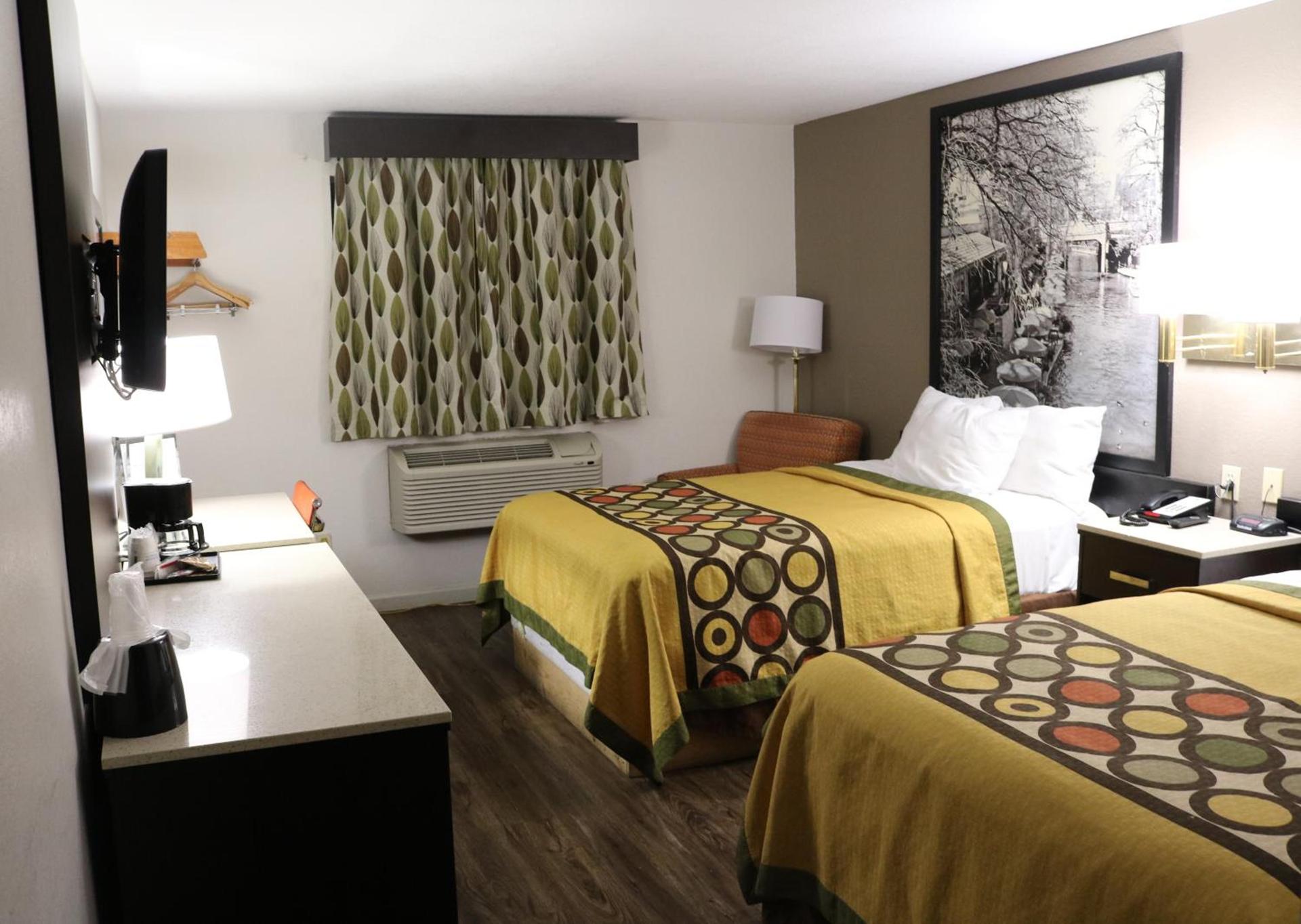 Super 8 by Wyndham San Antonio/I-35 North photo 20