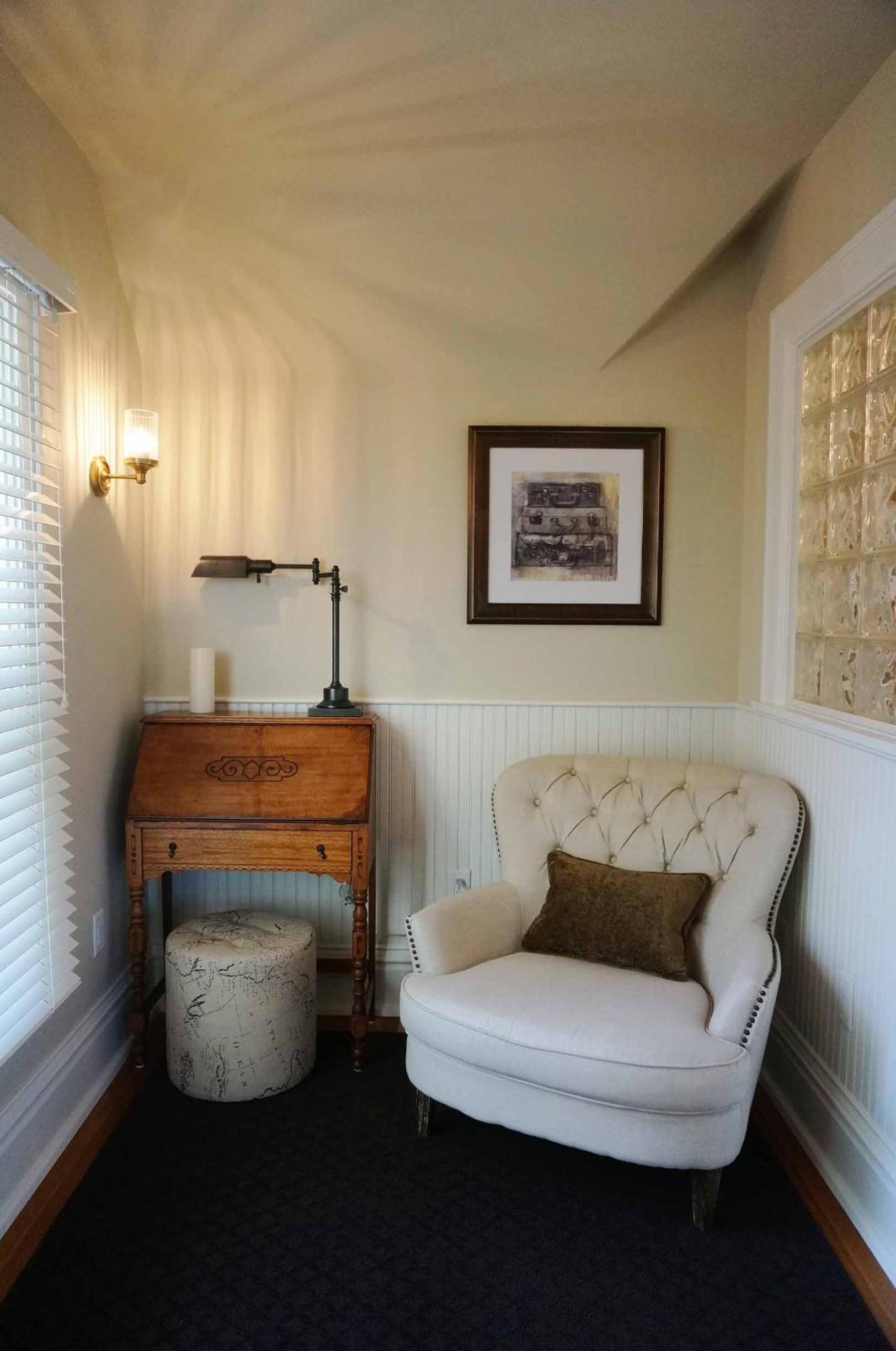 Edwards House photo 32