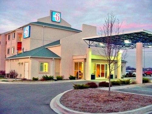 Motel 6-Seymour, IN - North photo 23