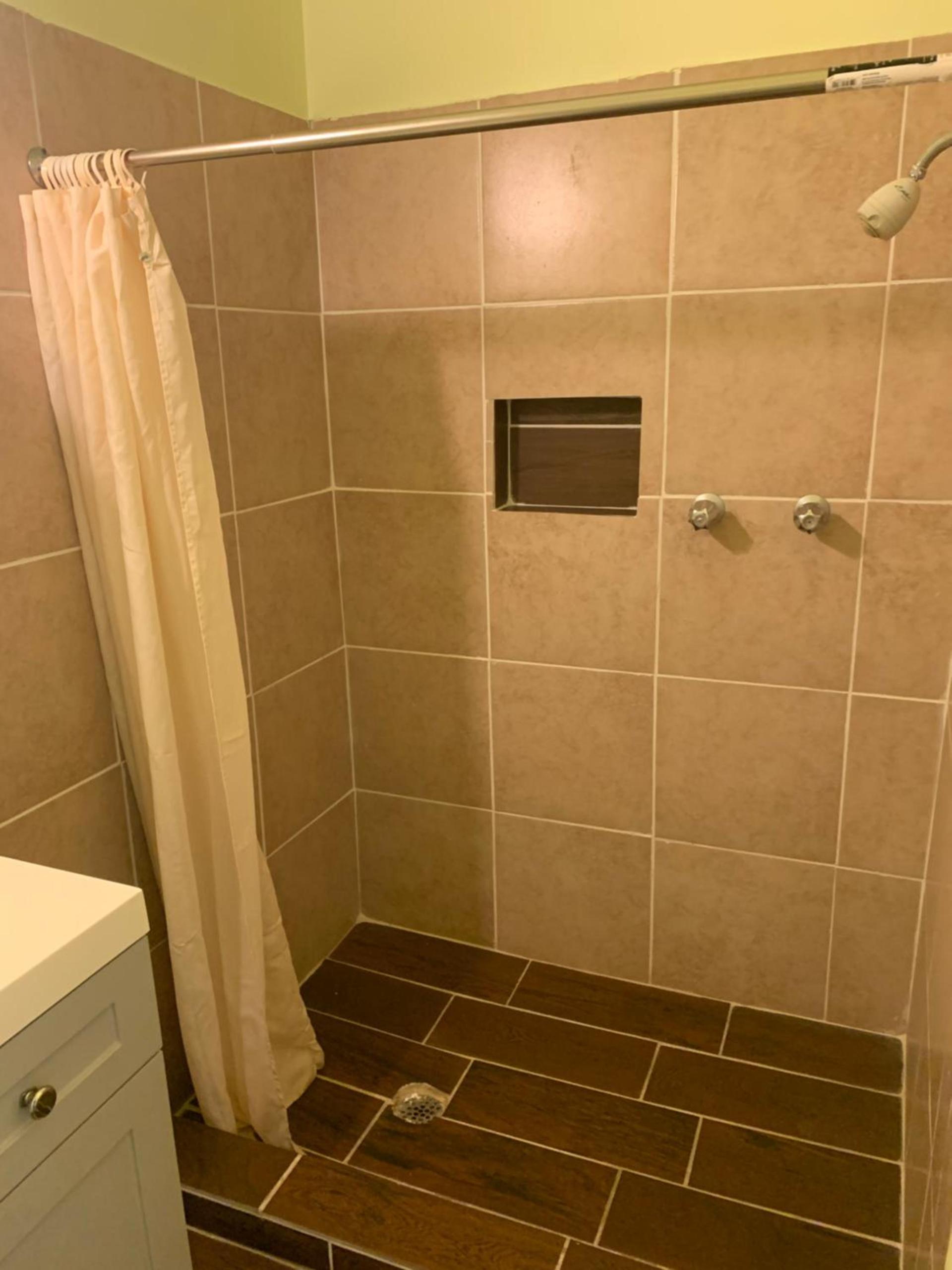 Economy inn photo 31