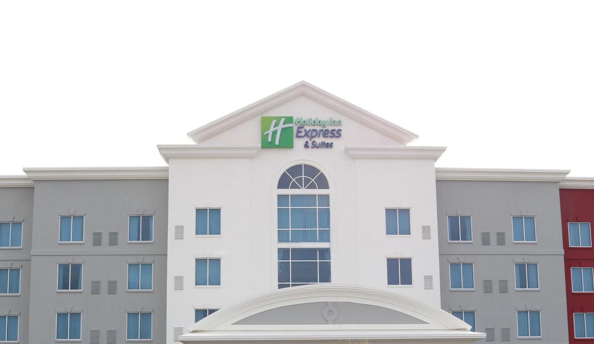 Holiday Inn Express & Suites Columbia-Fort Jackson by IHG photo 1