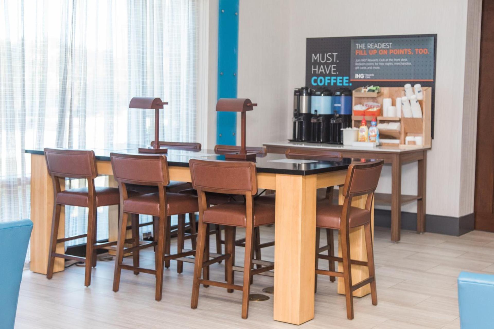 Holiday Inn Express & Suites Columbia-Fort Jackson by IHG photo 23