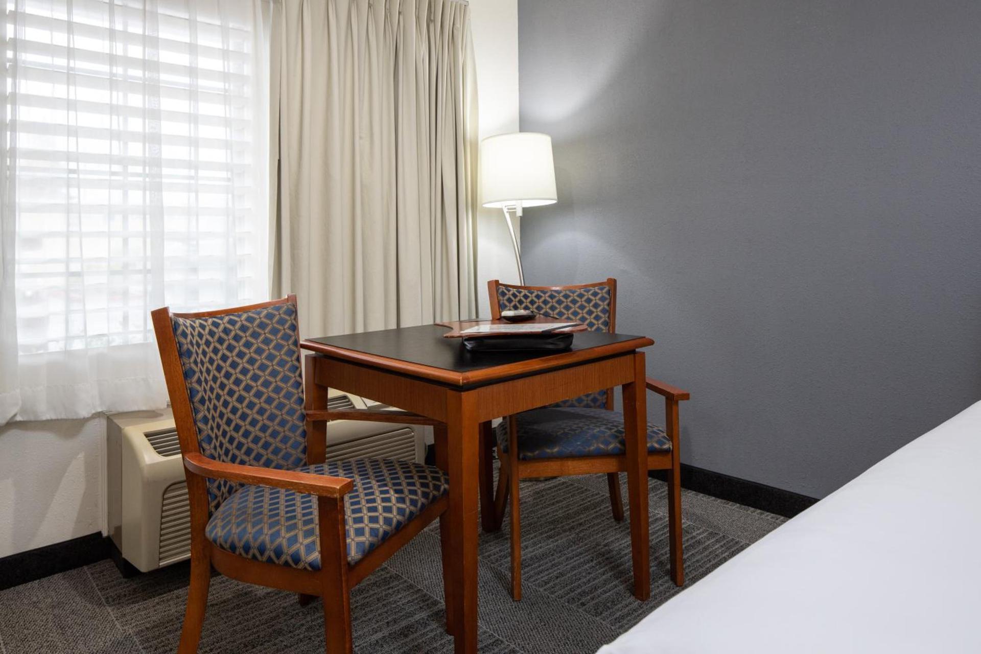 Atherton Park Inn and Suites photo 26
