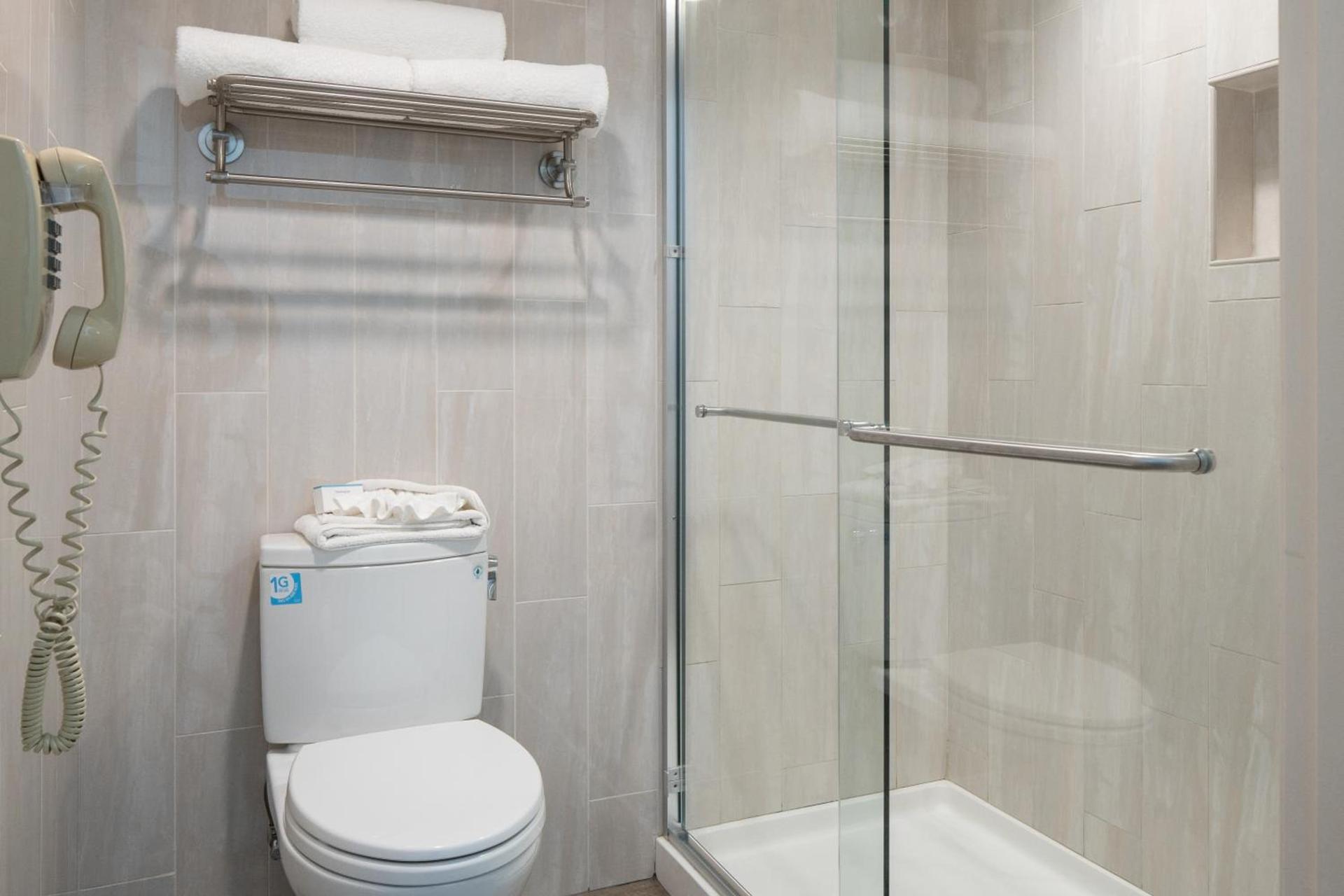 Atherton Park Inn and Suites photo 25
