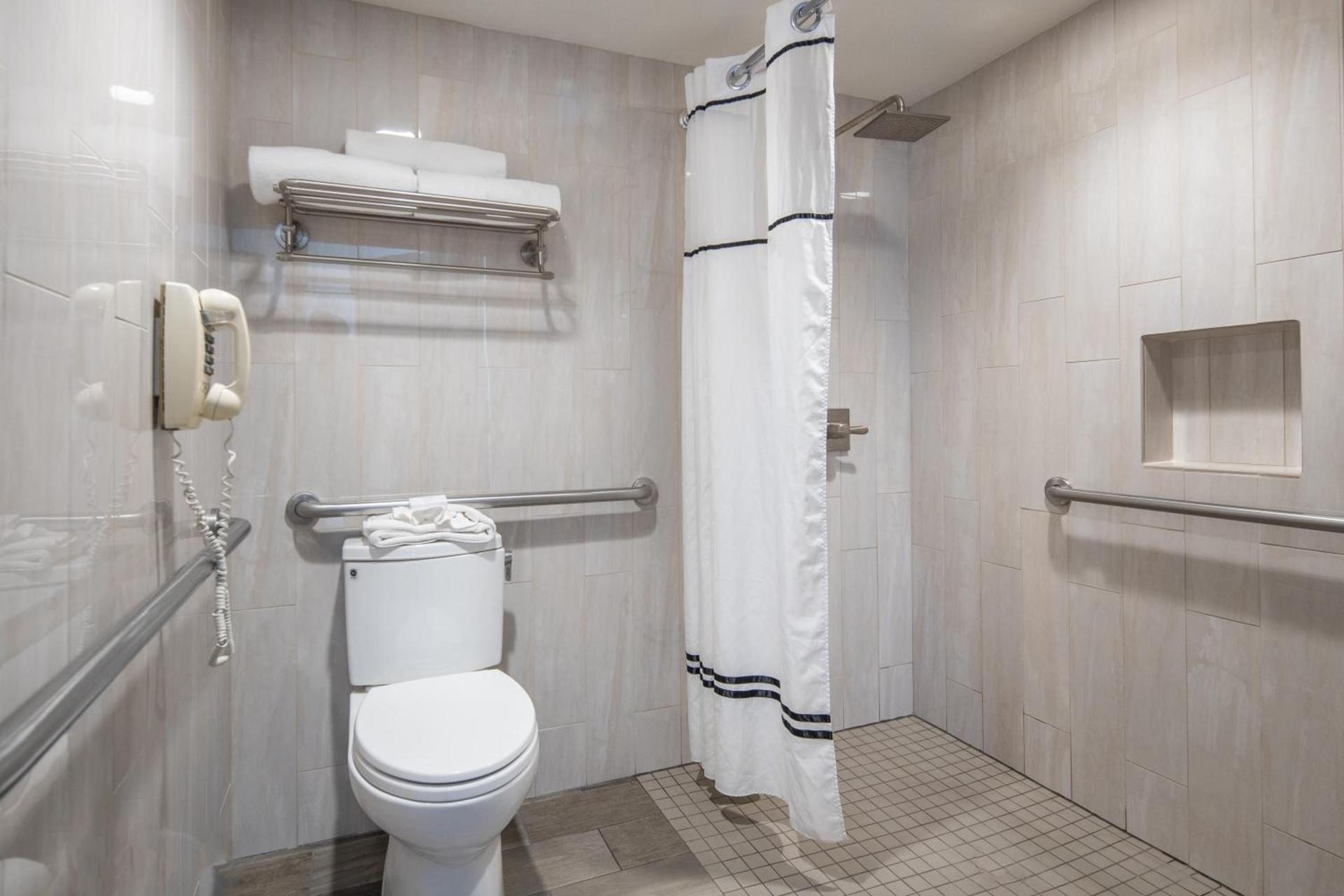 Atherton Park Inn and Suites photo 21