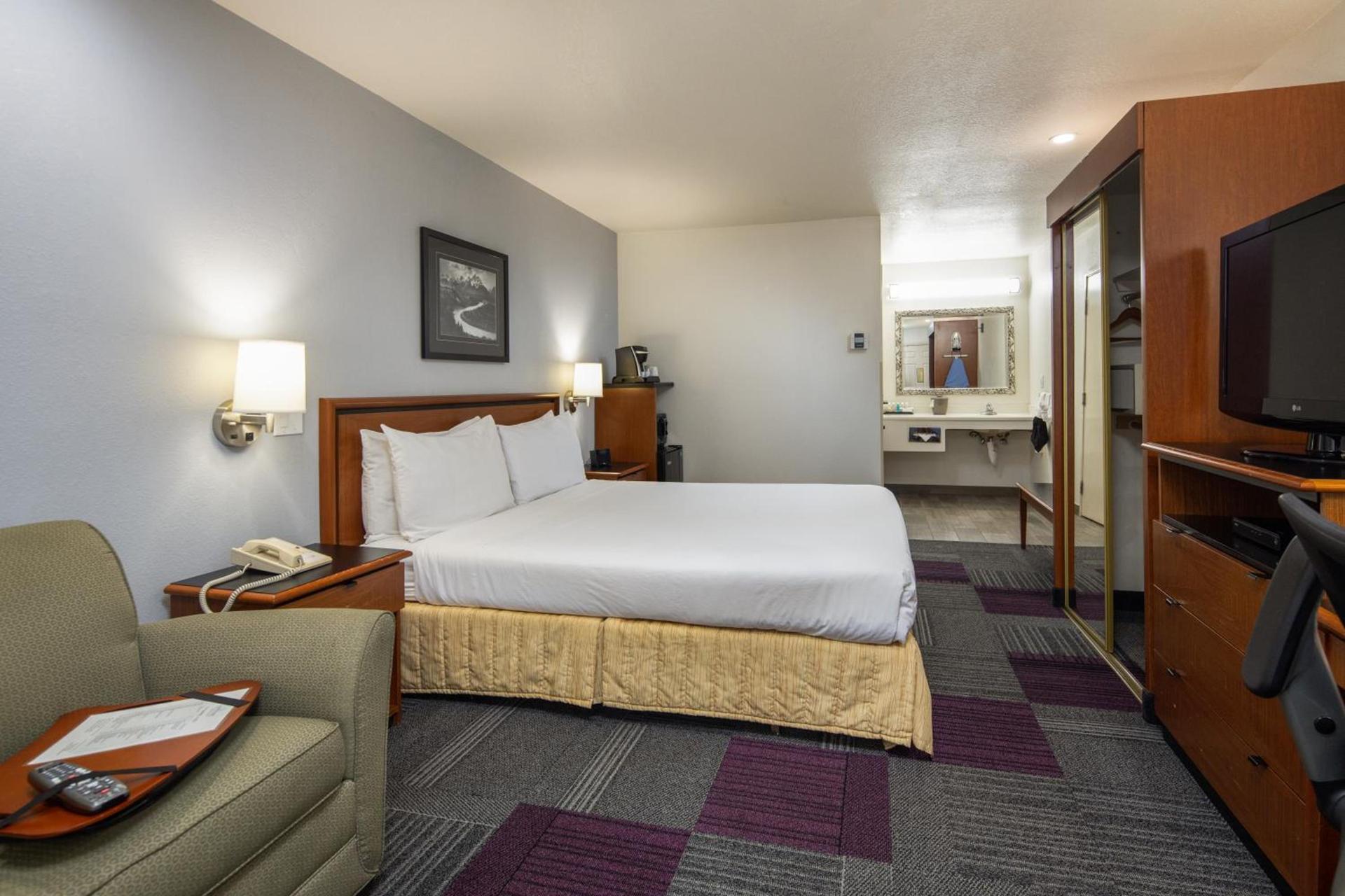 Atherton Park Inn and Suites photo 23