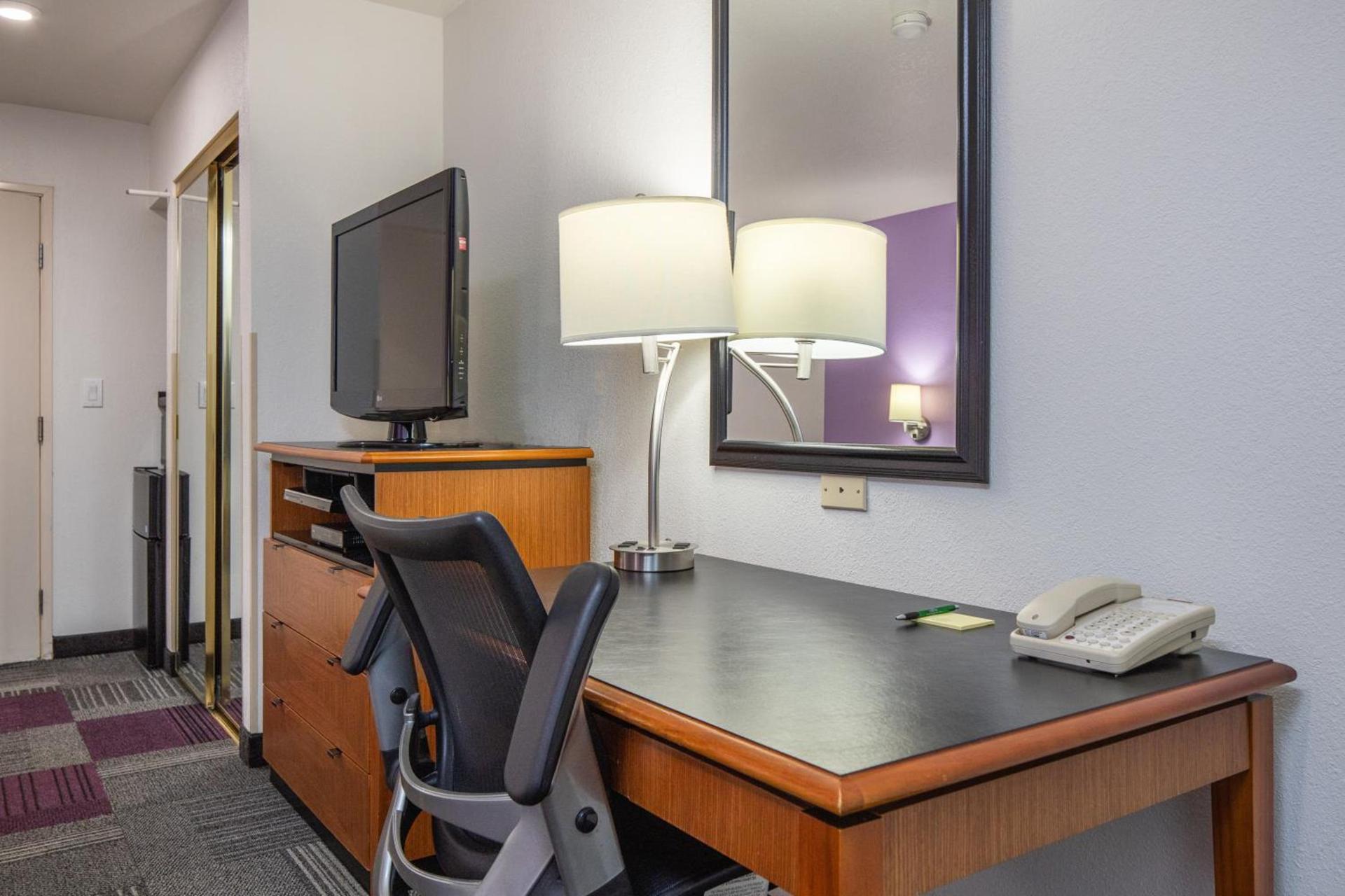 Atherton Park Inn and Suites photo 18