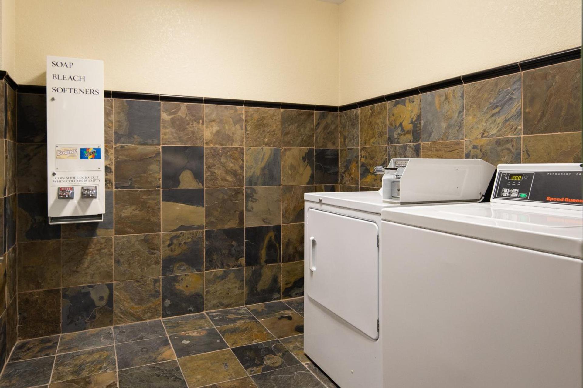 Atherton Park Inn and Suites photo 12