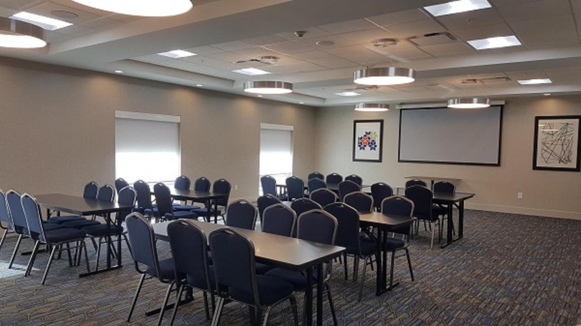 Holiday Inn Express & Suites Macon North by IHG photo 19