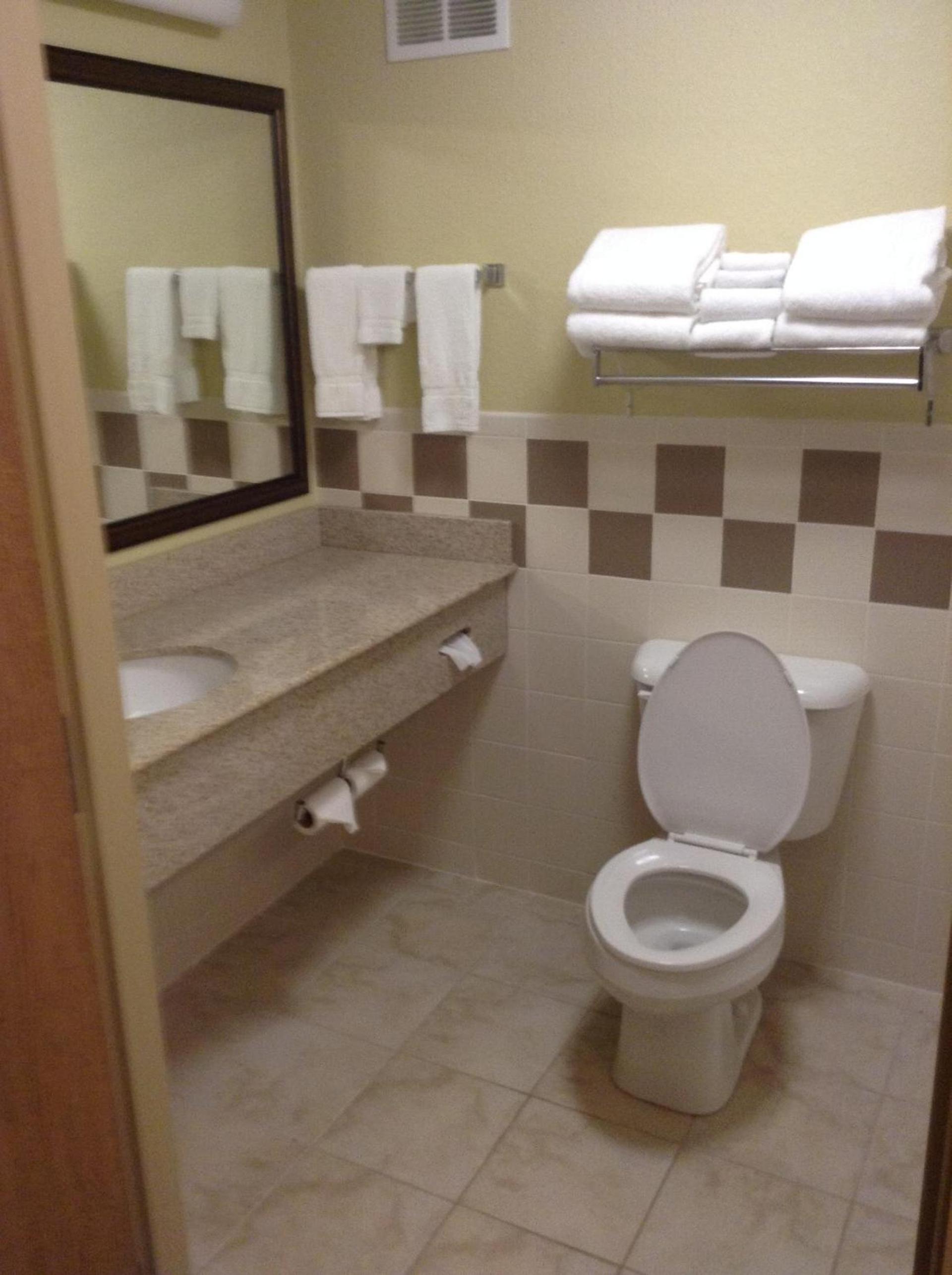 AmericInn by Wyndham Newton photo 18