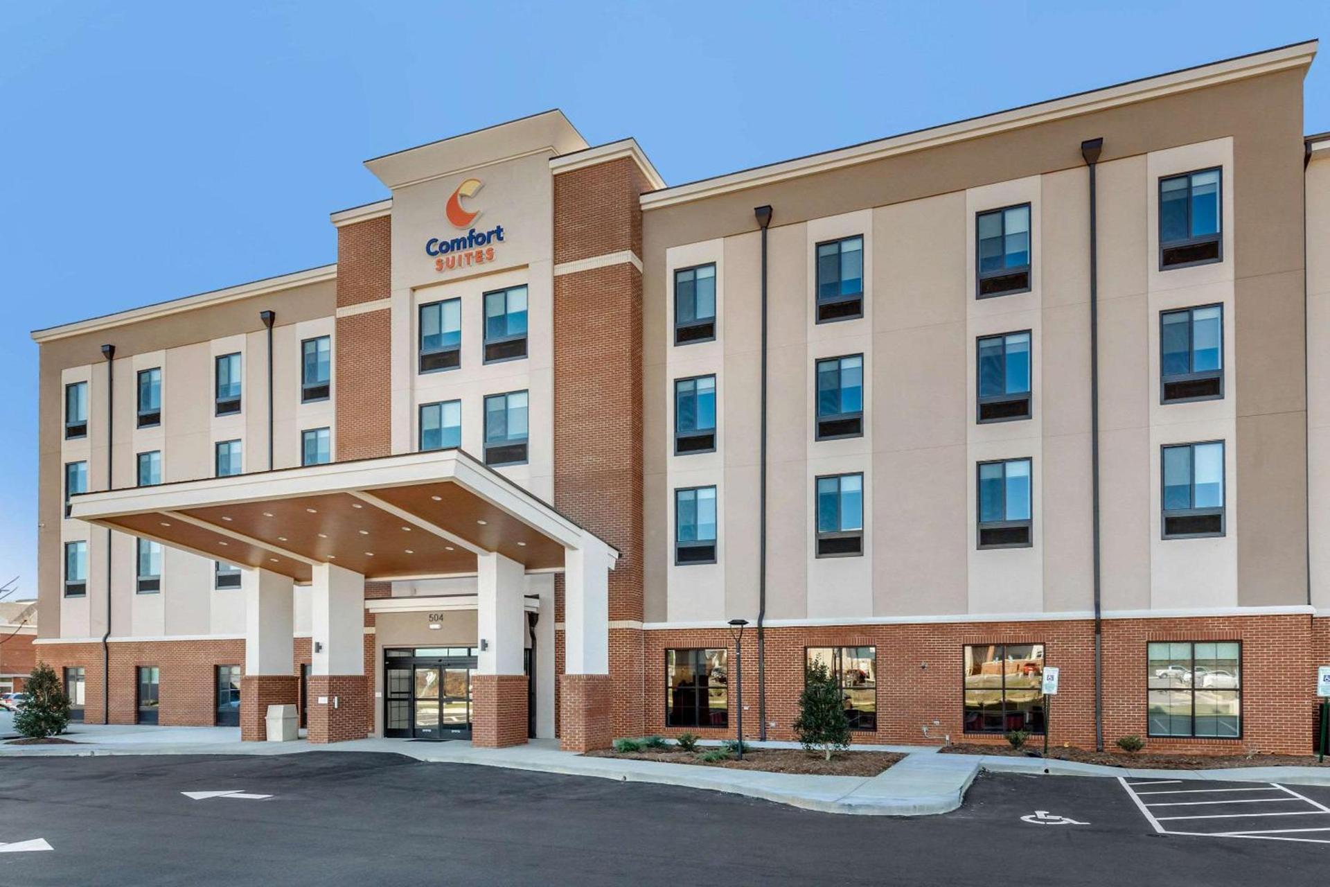 Comfort Suites Greensboro-High Point photo 1