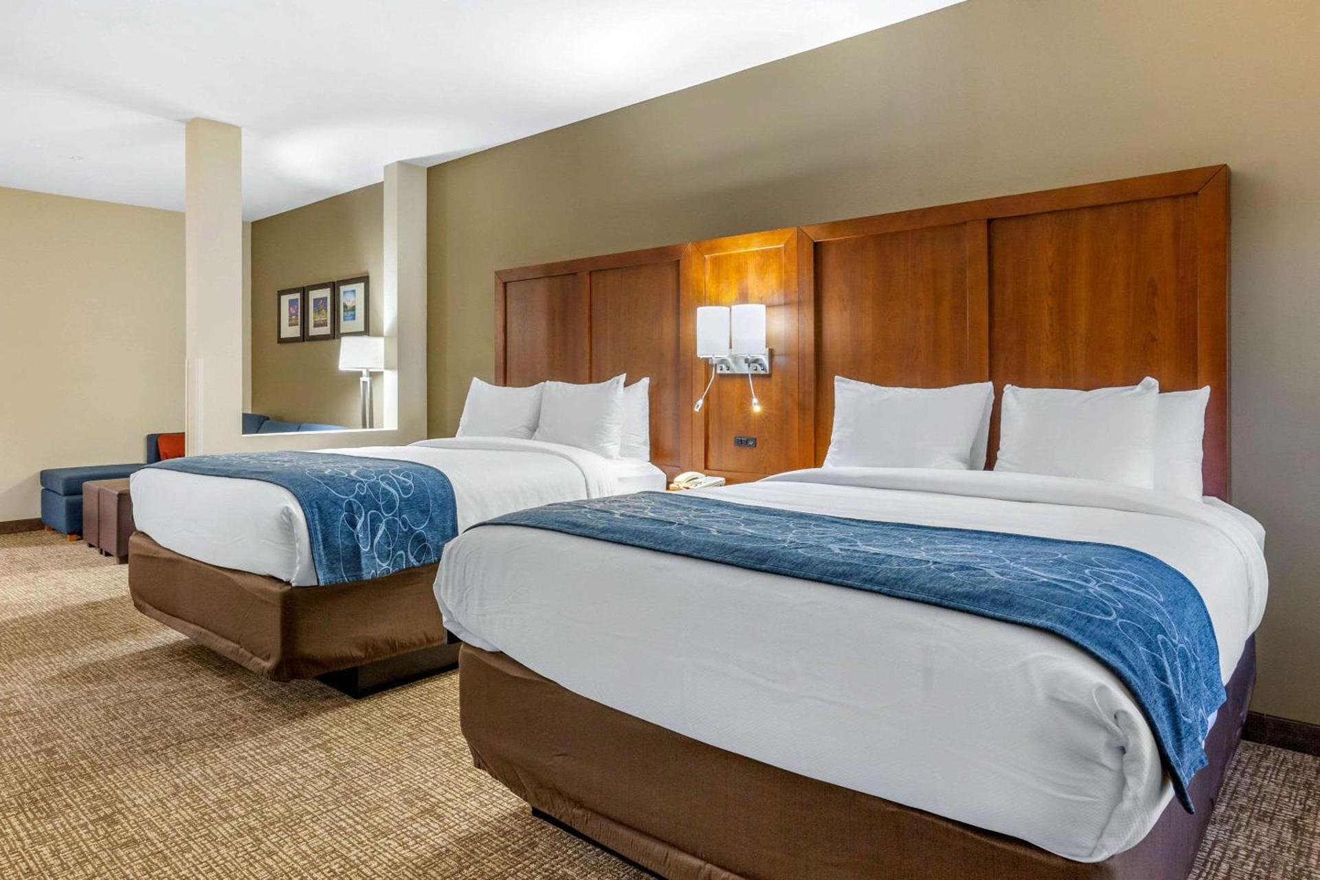 Comfort Suites Greensboro-High Point photo 17