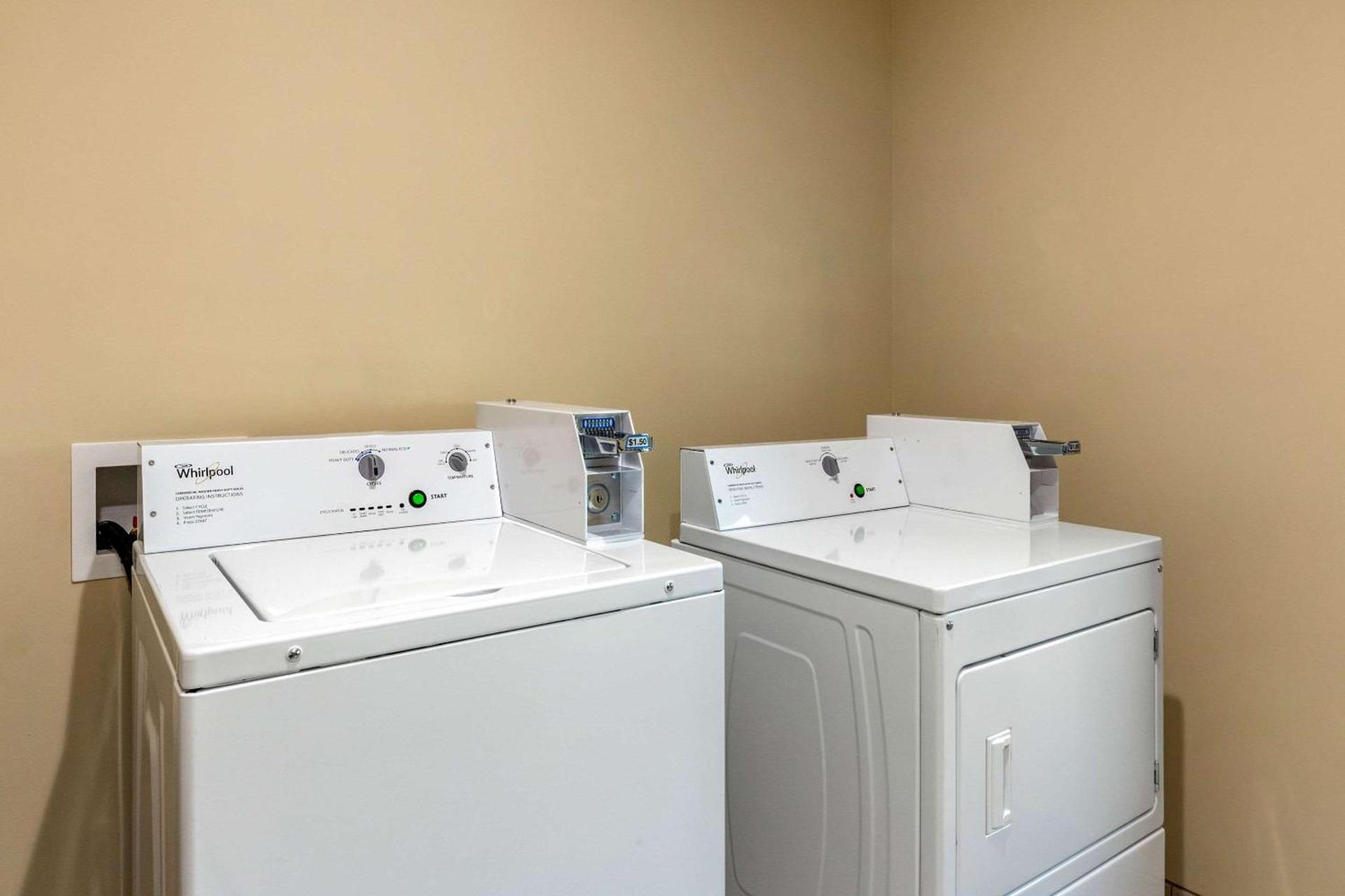 Comfort Suites Greensboro-High Point photo 31