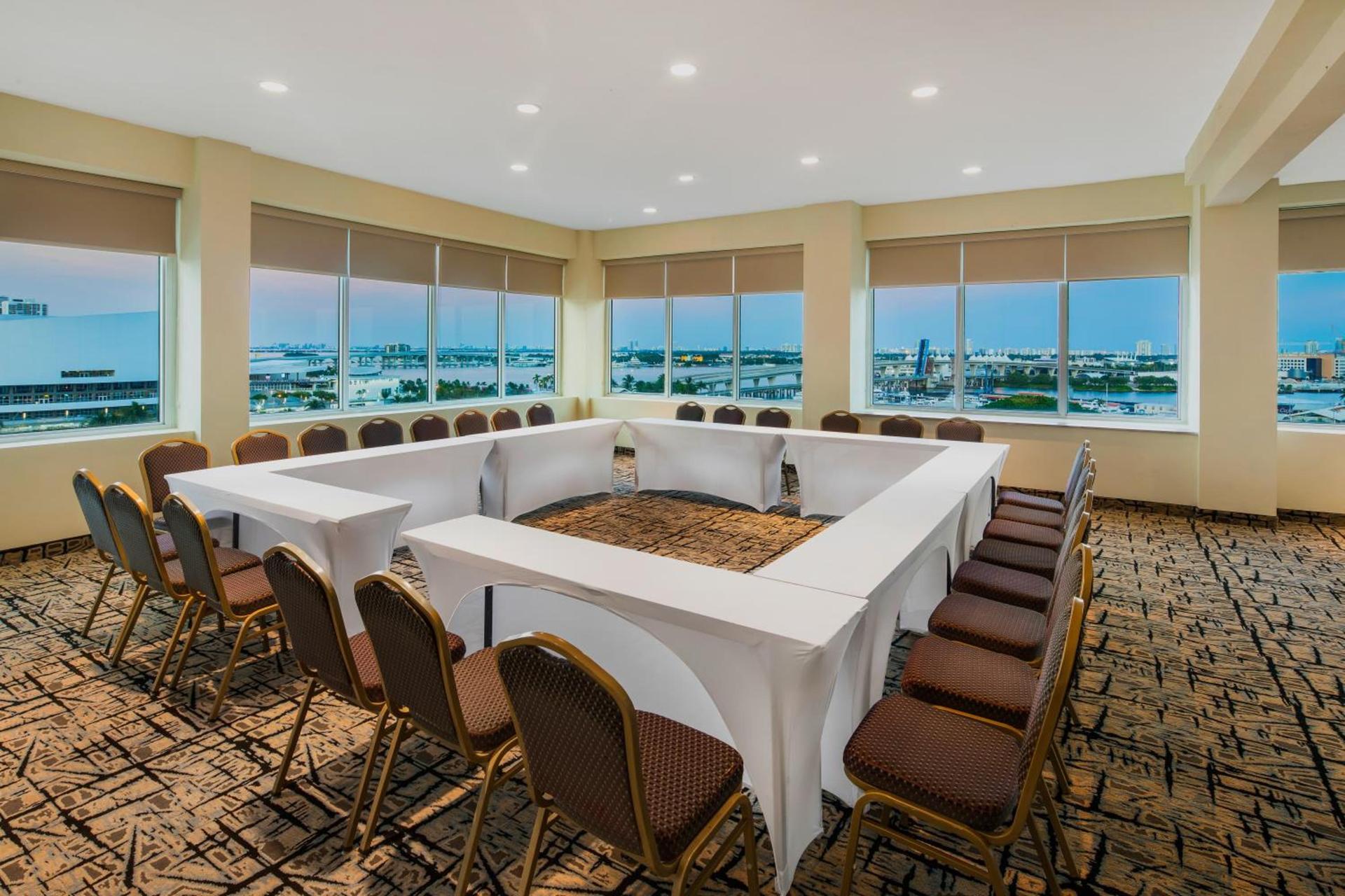 Holiday Inn Hotel Port of Miami-Downtown by IHG photo 30