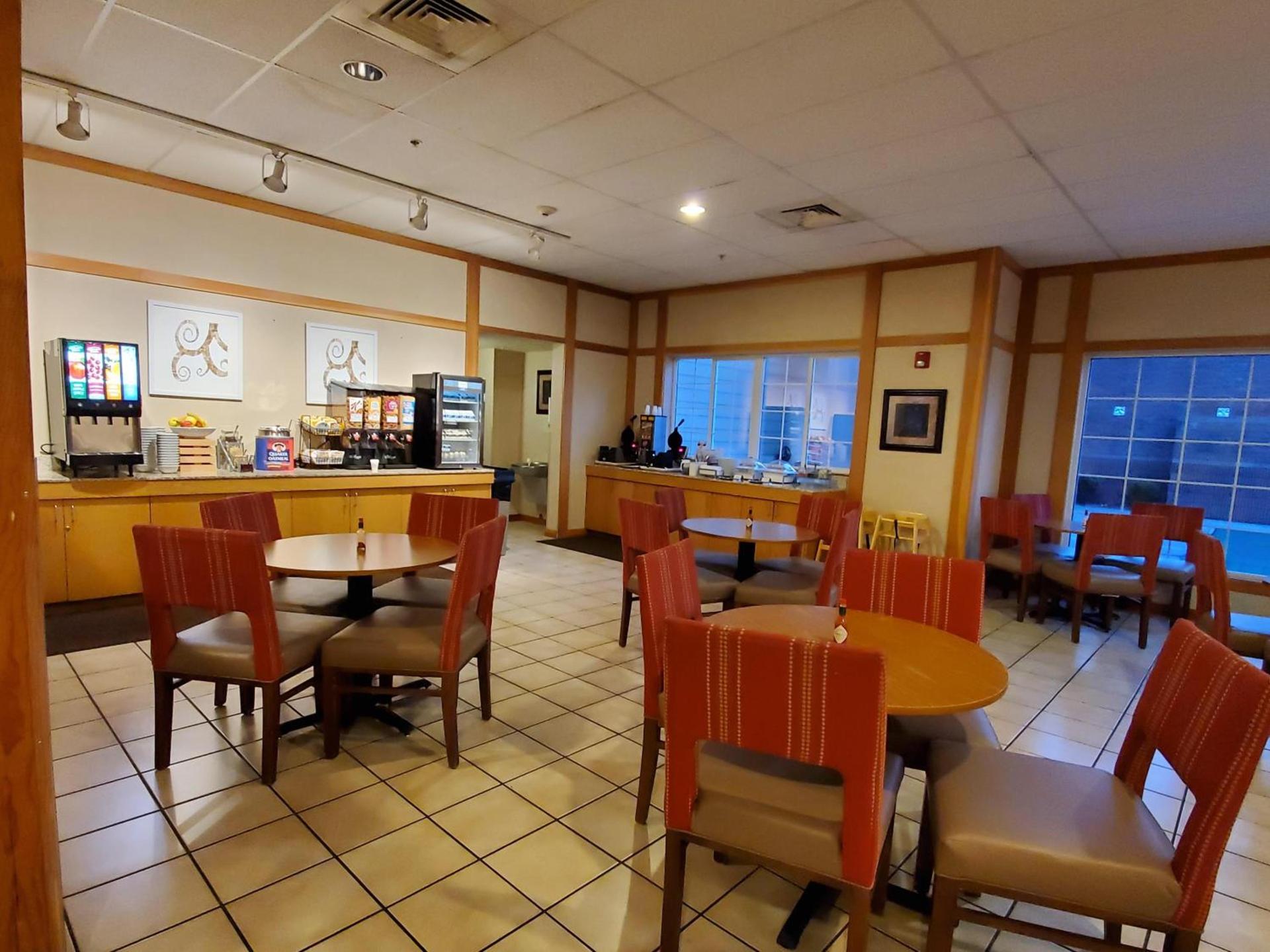 Country Inn & Suites by Radisson, Bend, OR photo 30