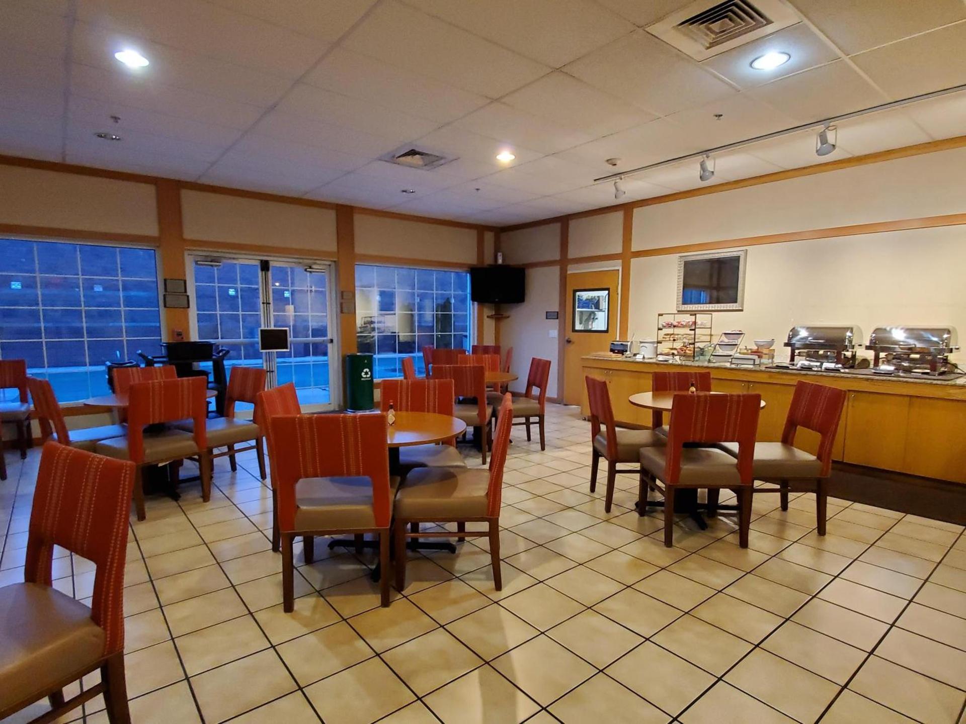Country Inn & Suites by Radisson, Bend, OR photo 19
