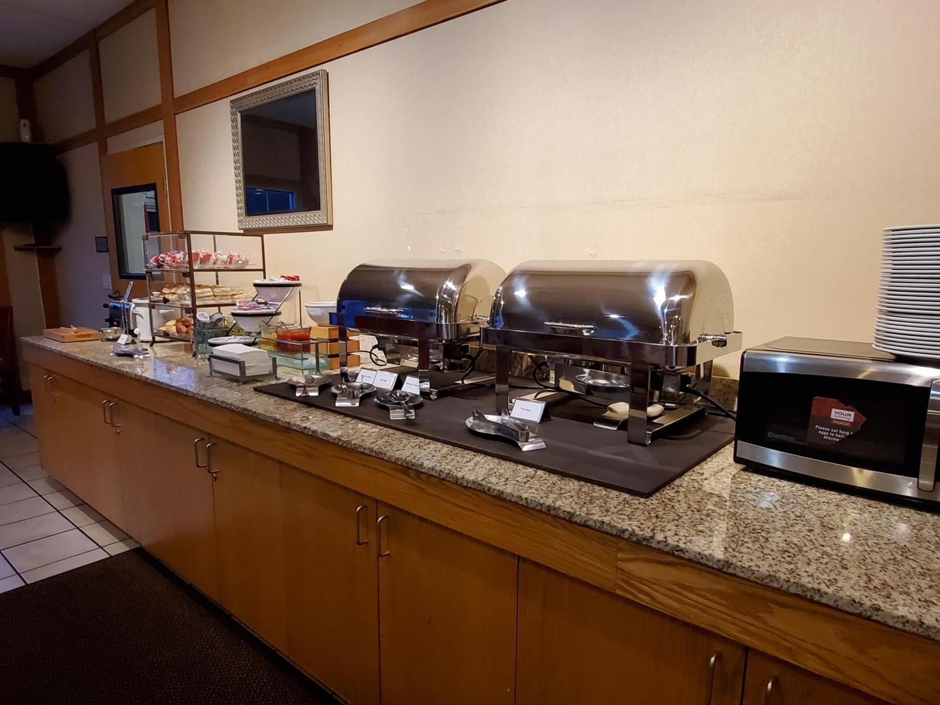Country Inn & Suites by Radisson, Bend, OR photo 37
