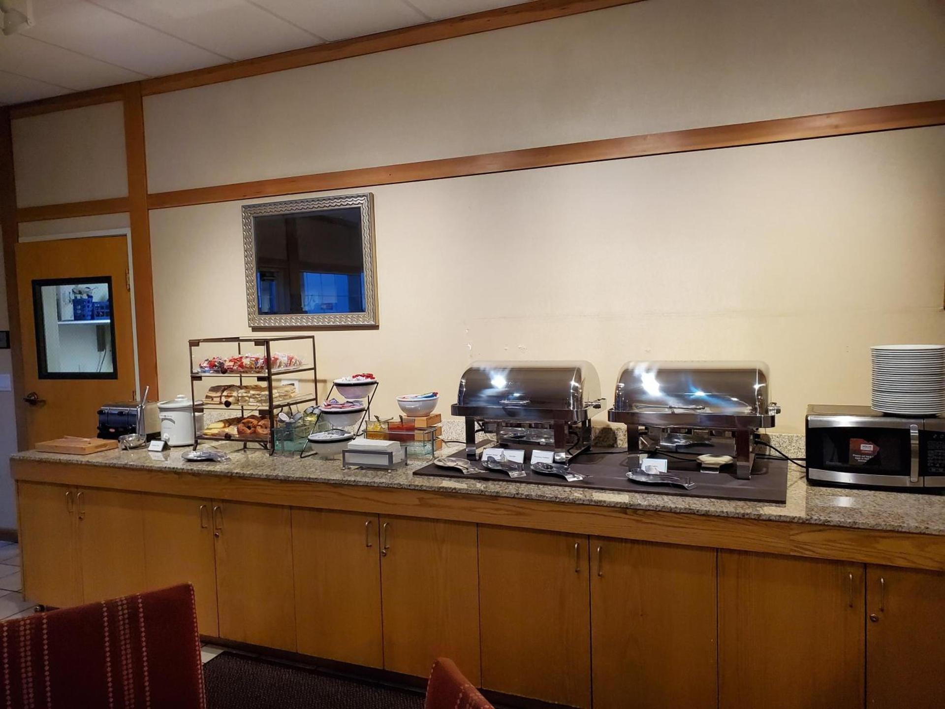 Country Inn & Suites by Radisson, Bend, OR photo 36