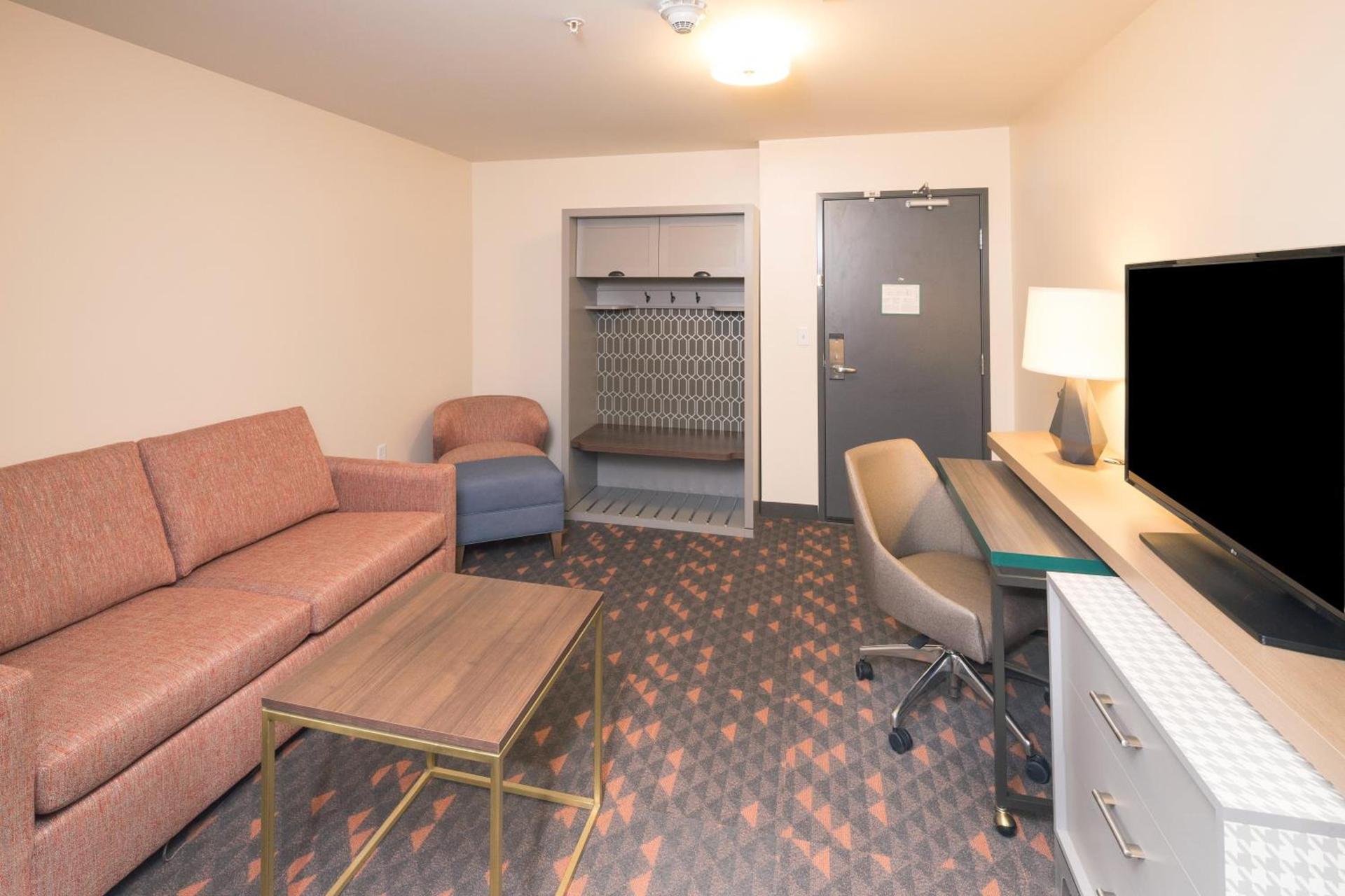 Holiday Inn & Suites Kalamazoo West photo 24