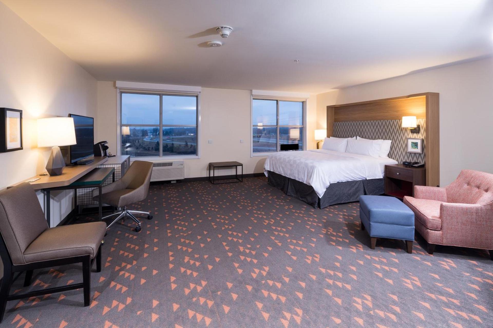 Holiday Inn & Suites Kalamazoo West photo 31